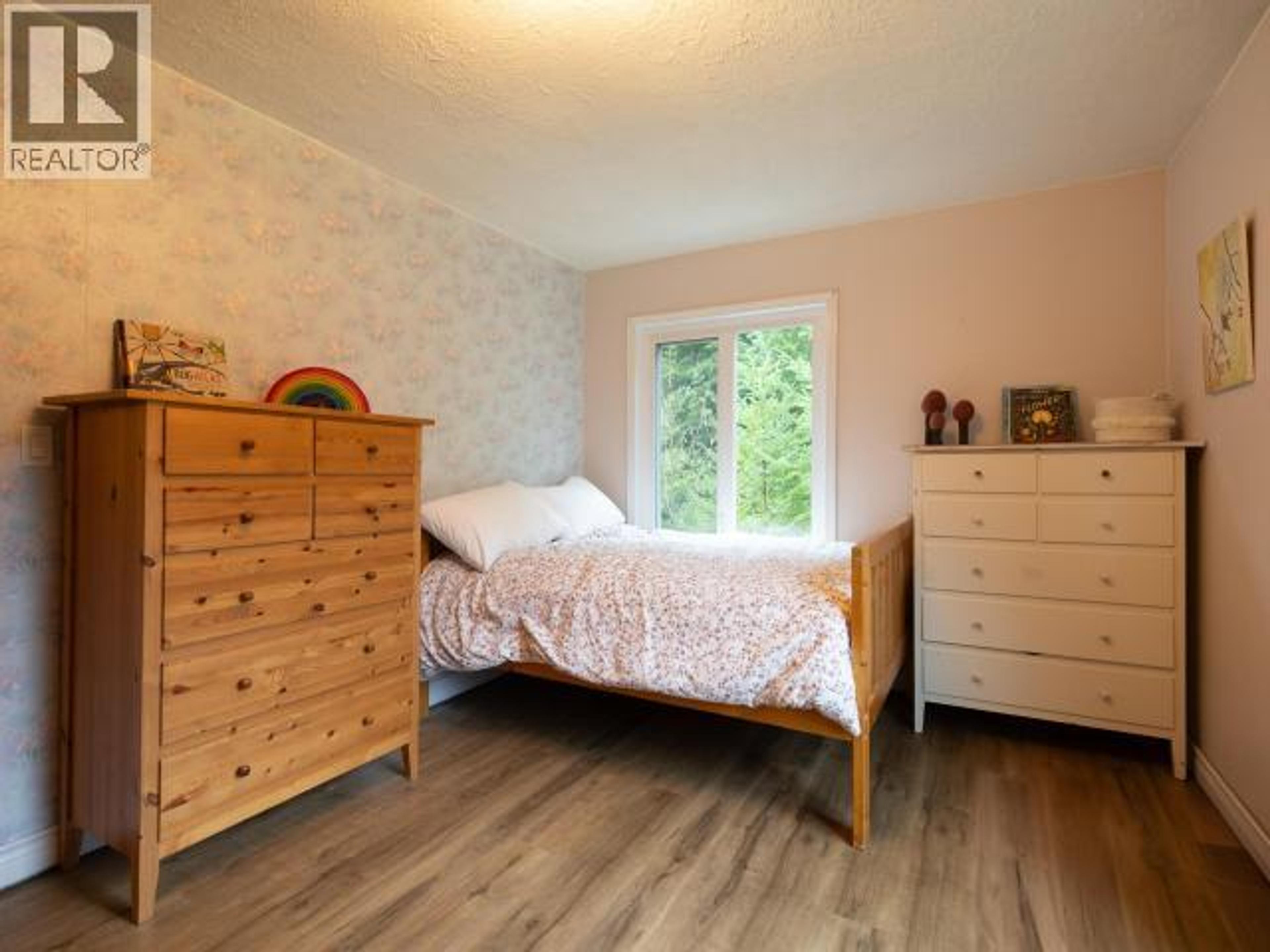 2560 MAYWOOD ROAD - 34