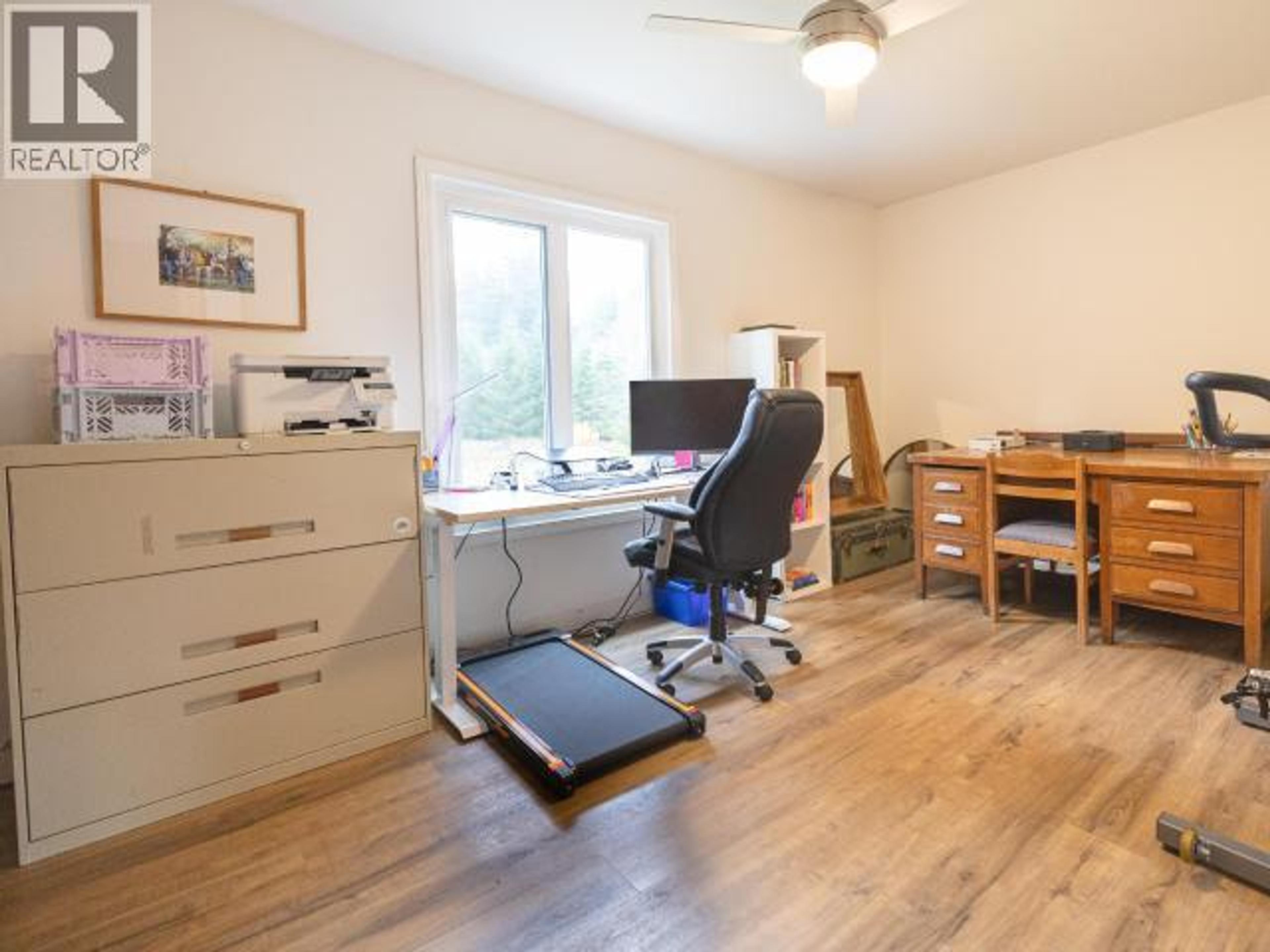 2560 MAYWOOD ROAD - 35