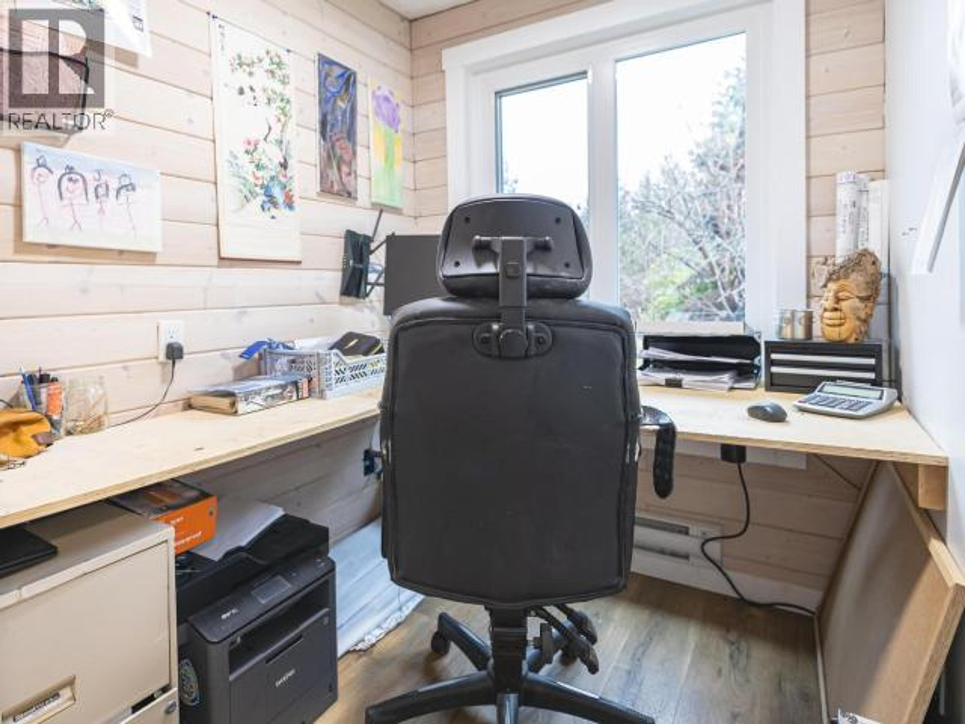 2560 MAYWOOD ROAD - 37