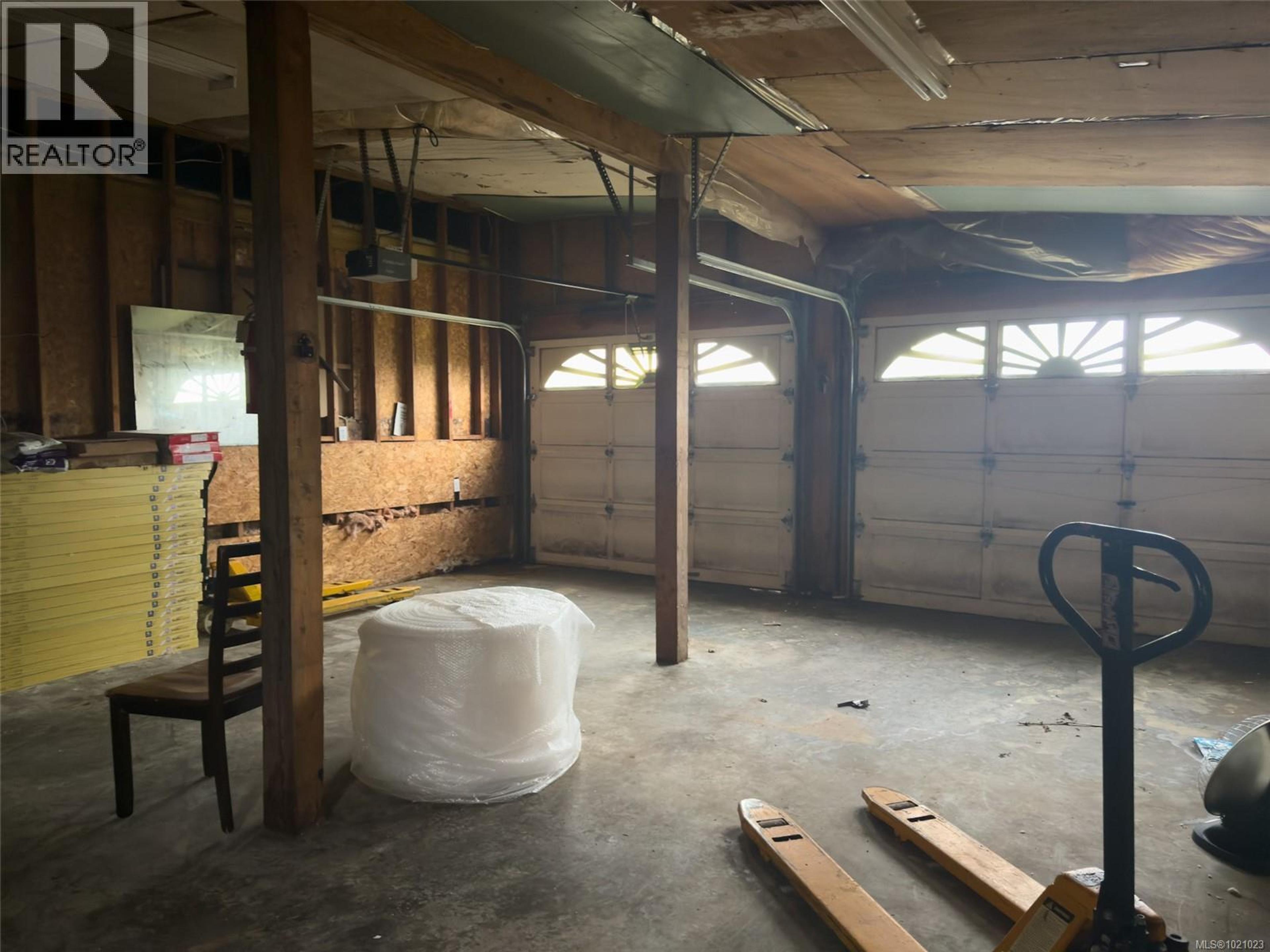 5975 HUNT ST - Image 16