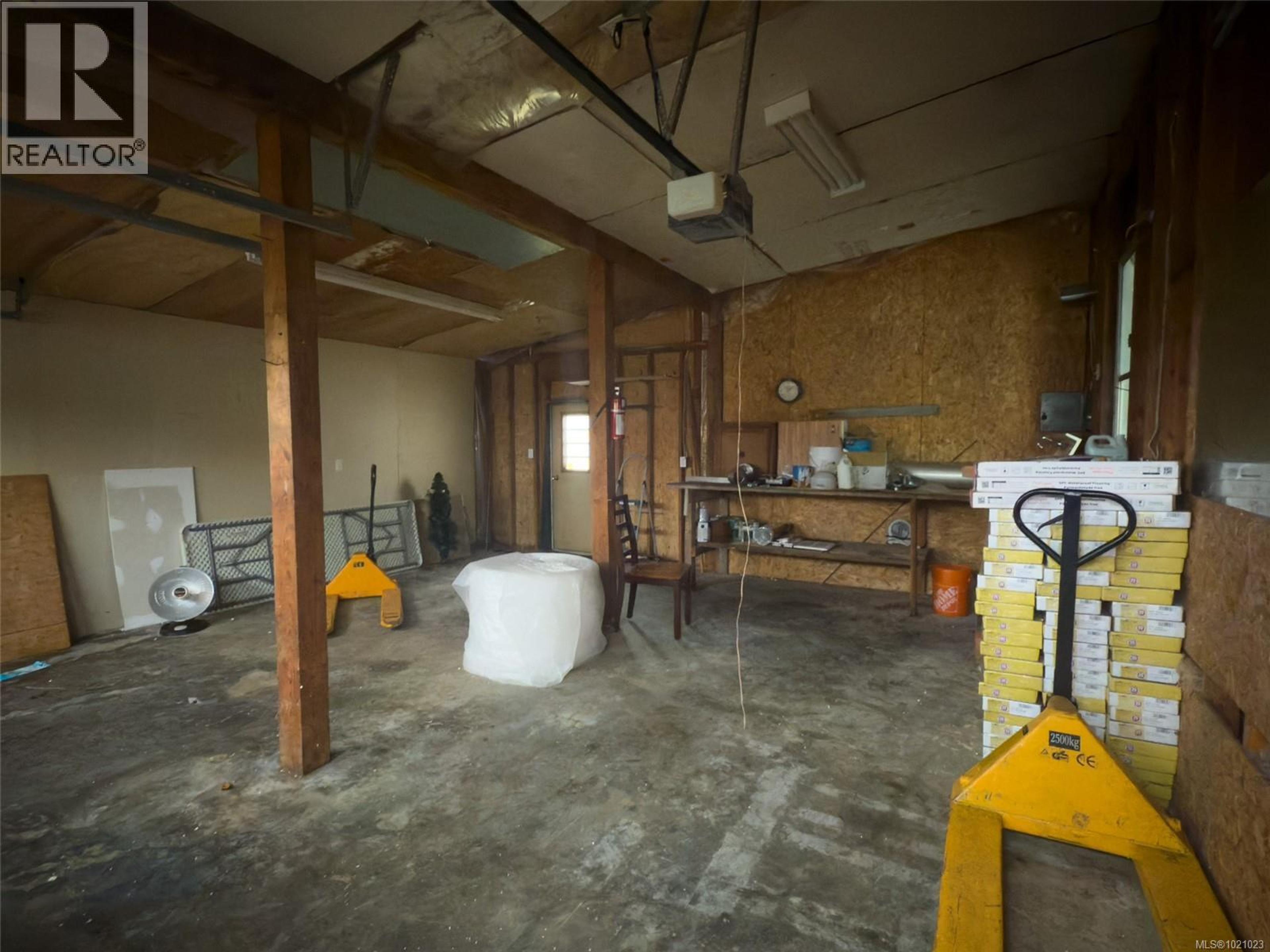 5975 HUNT ST - Image 17