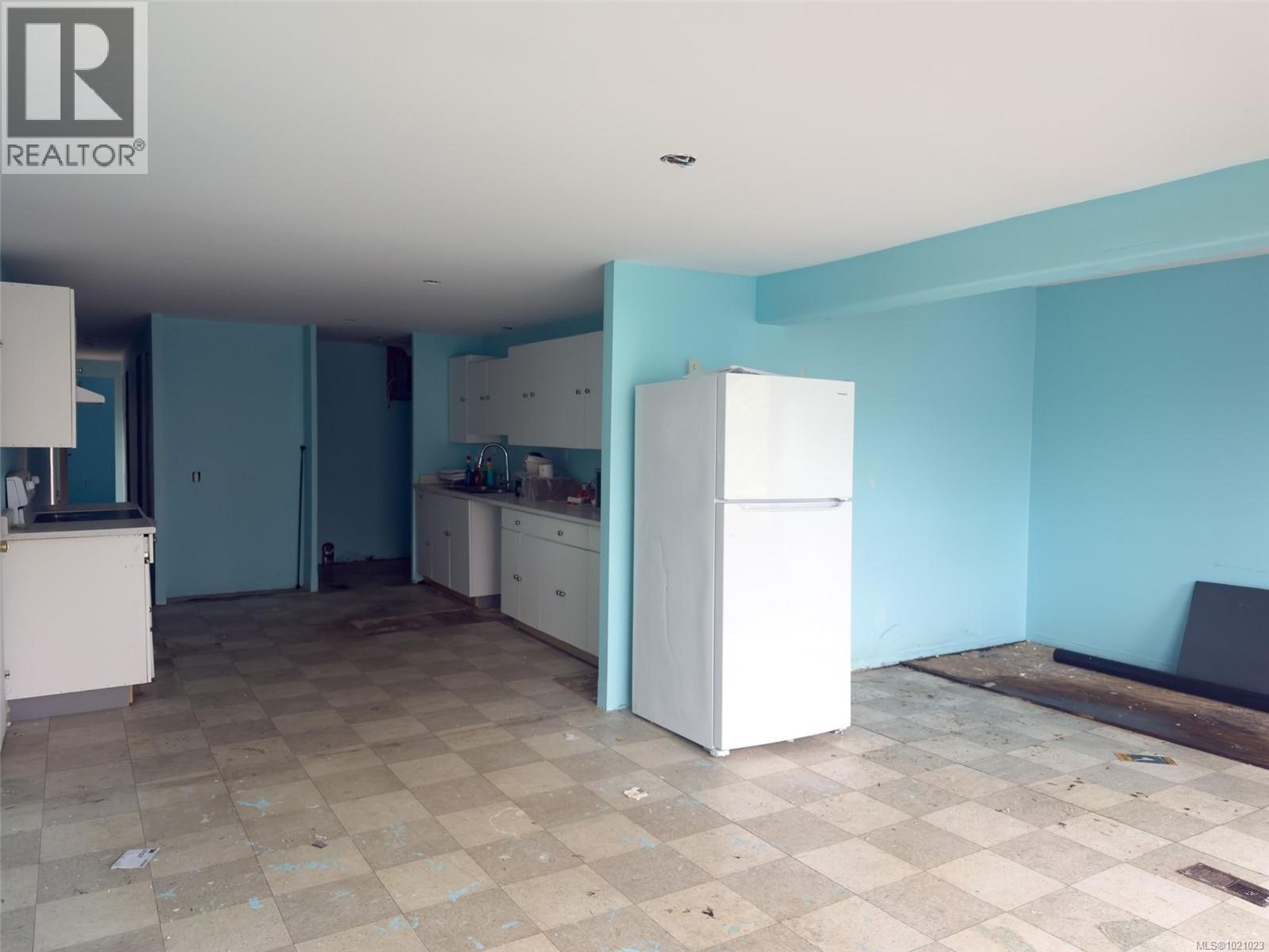 5975 HUNT ST - Image 6