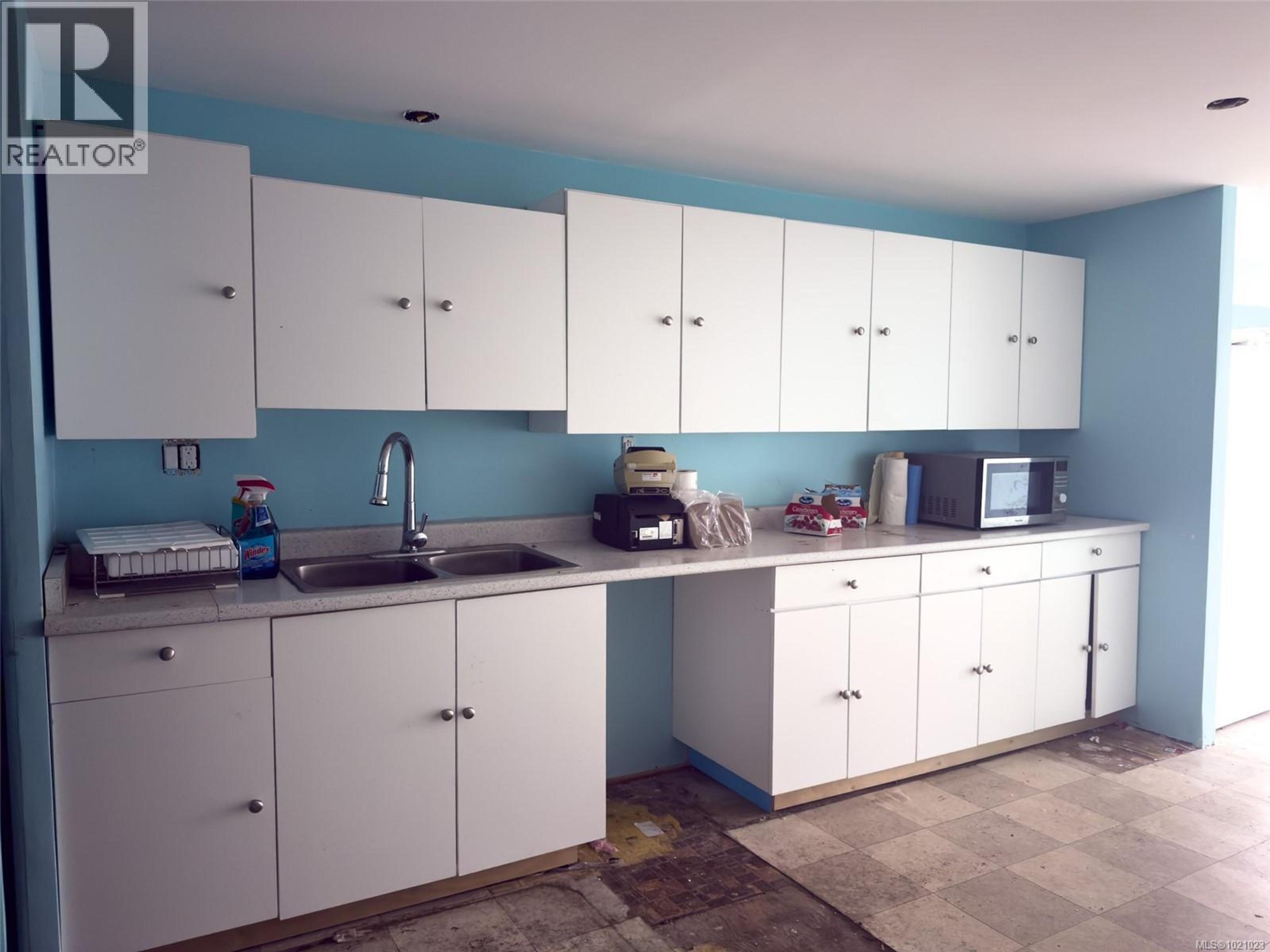 5975 HUNT ST - Image 8