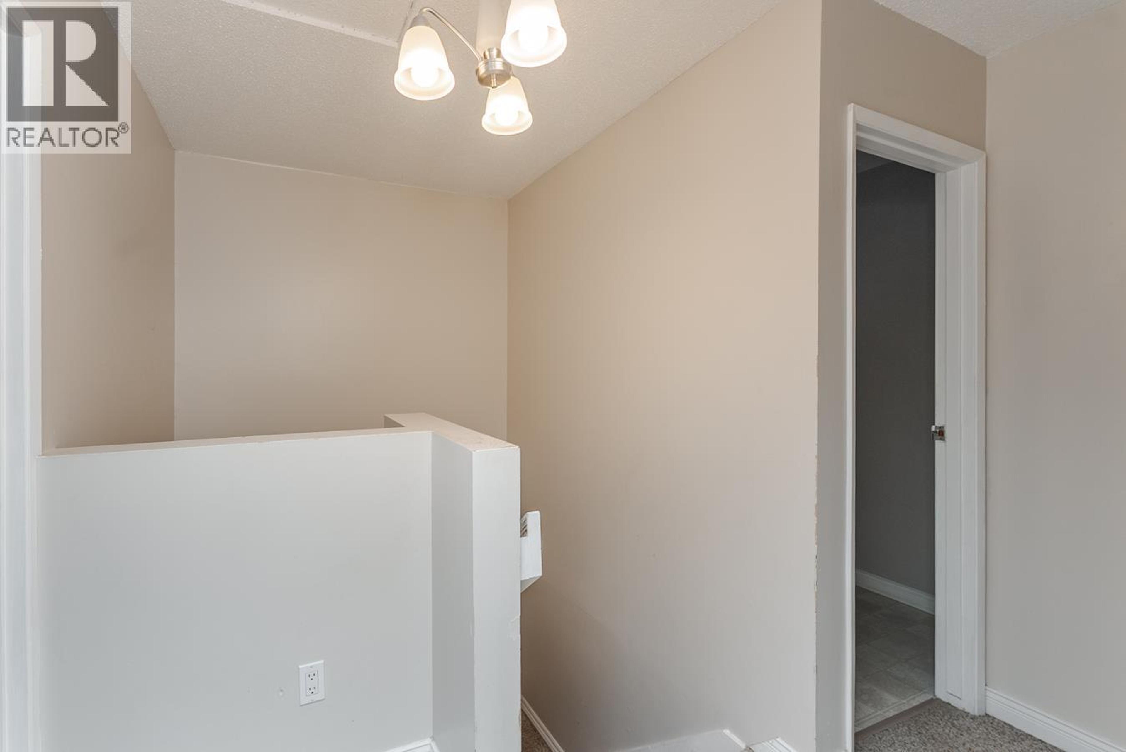 #109 4045 1ST AVENUE - 19