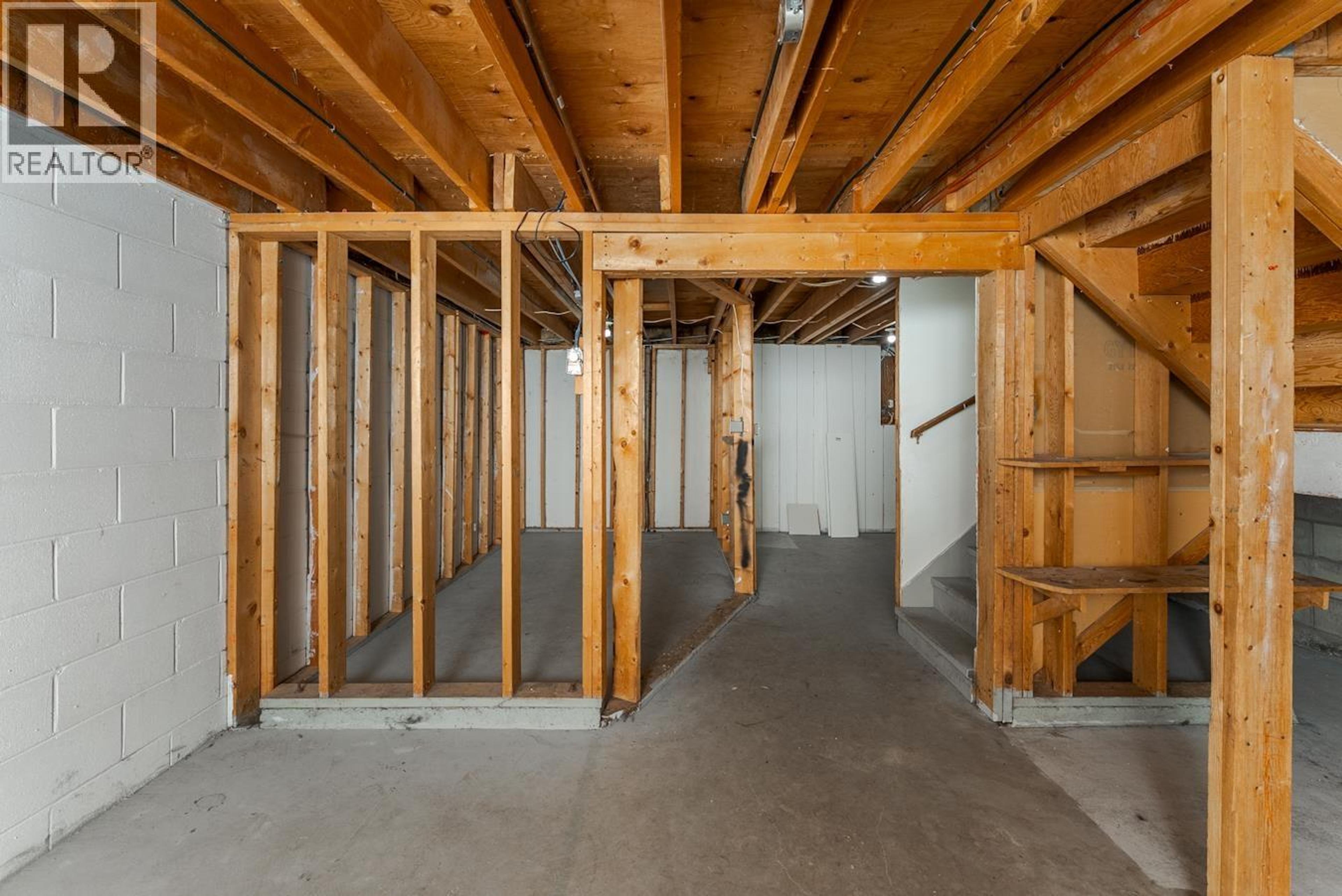 #109 4045 1ST AVENUE - 25