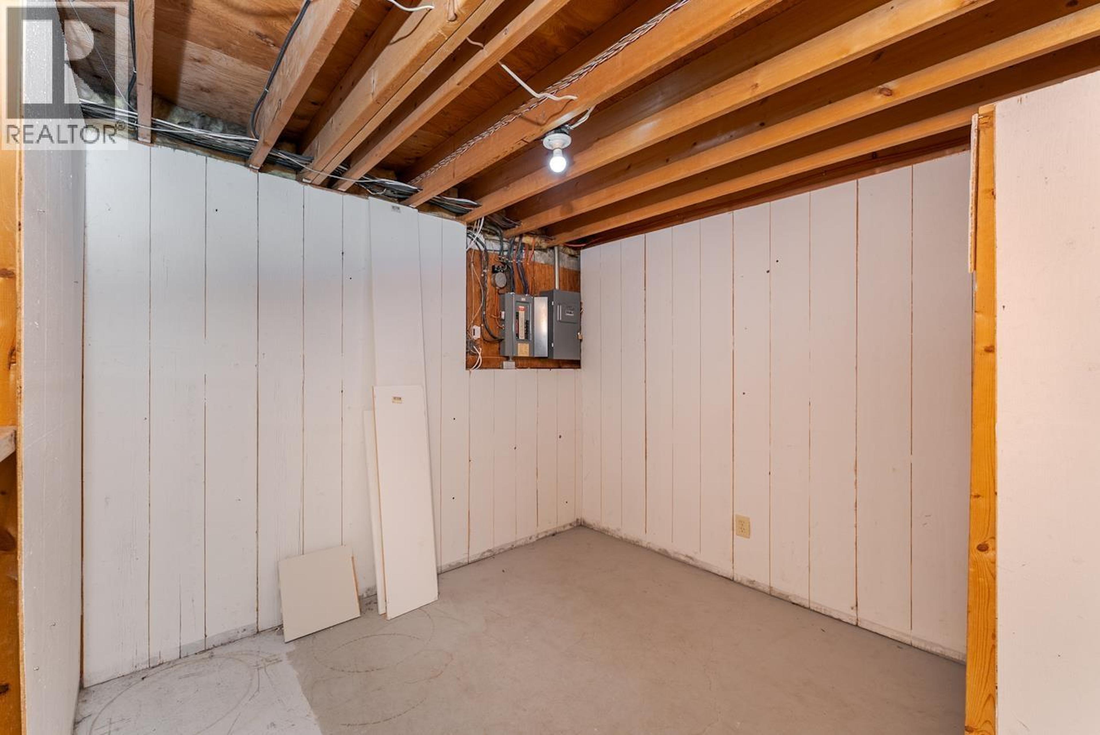 #109 4045 1ST AVENUE - 28