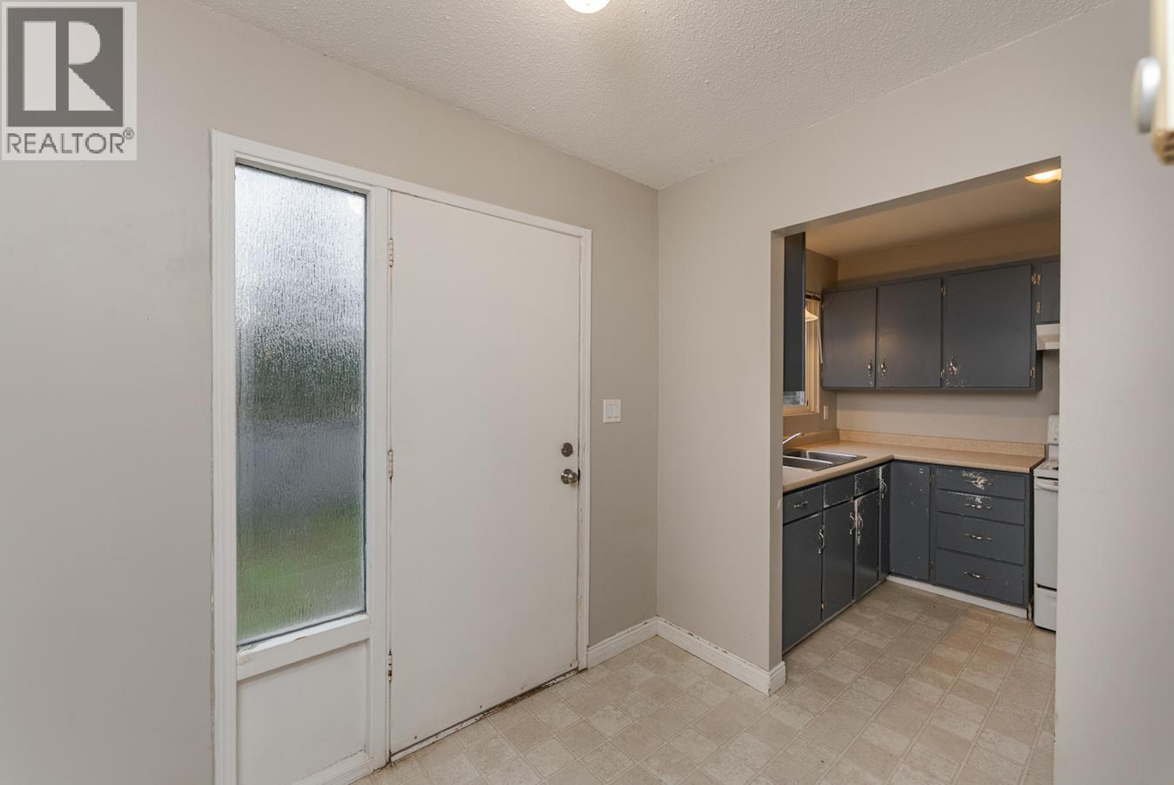 #109 4045 1ST AVENUE - 8