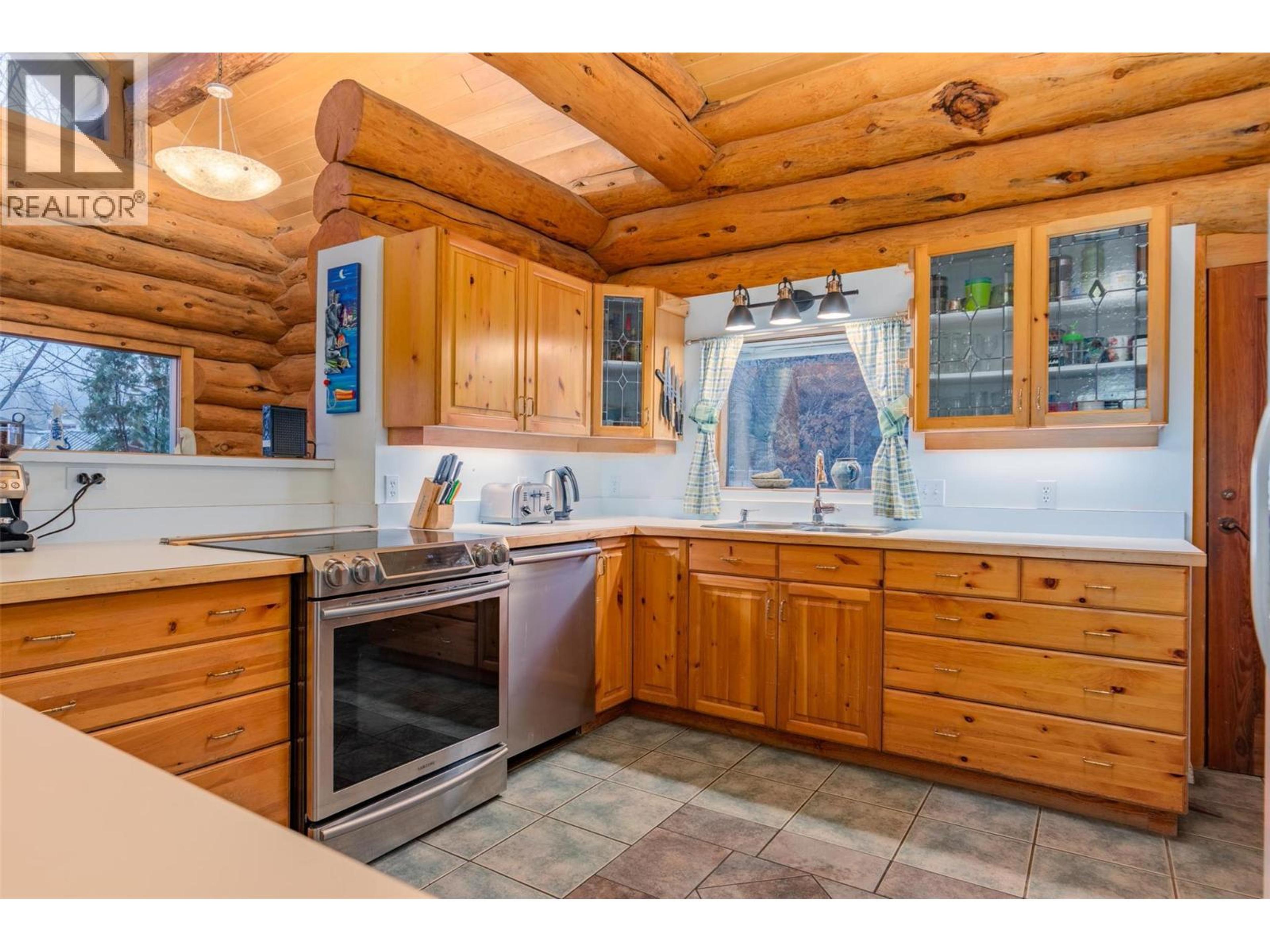 2266 FIFTH AVENUE - Image 2