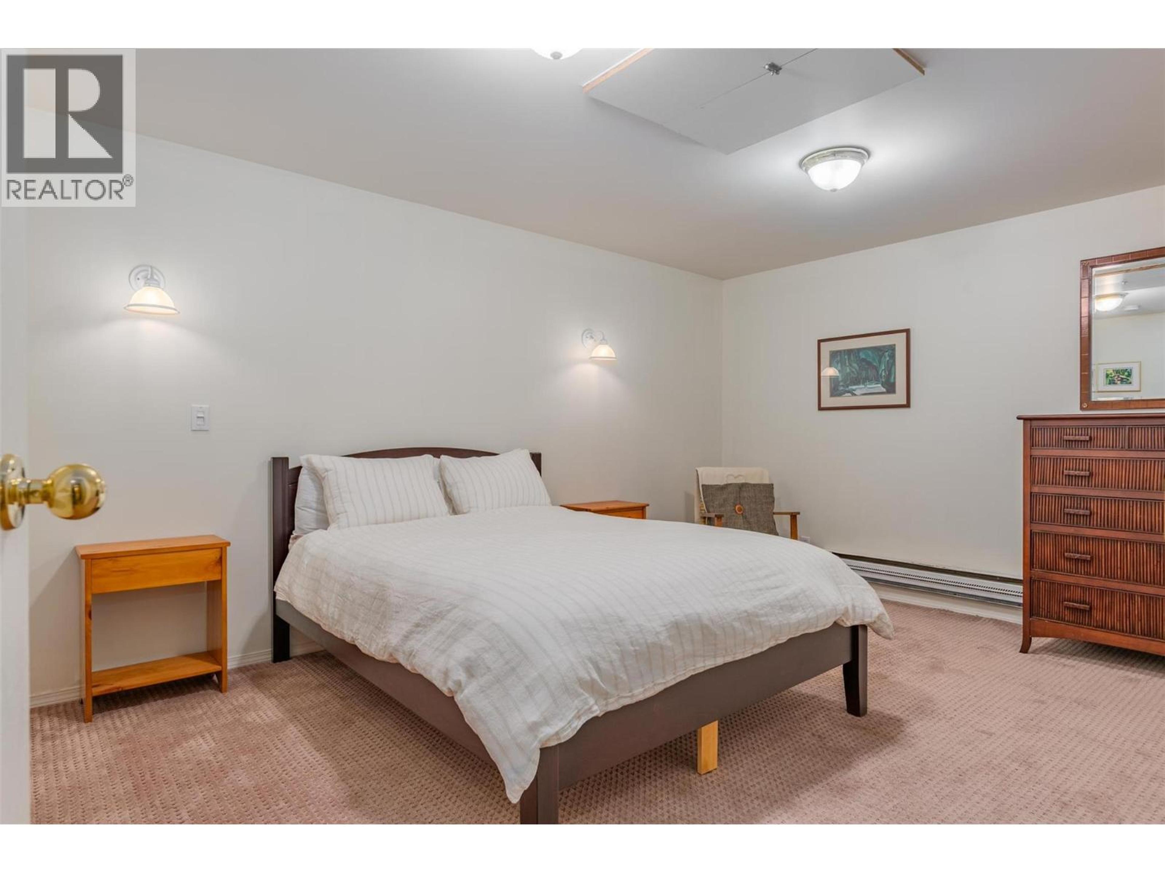 2266 FIFTH AVENUE - 38