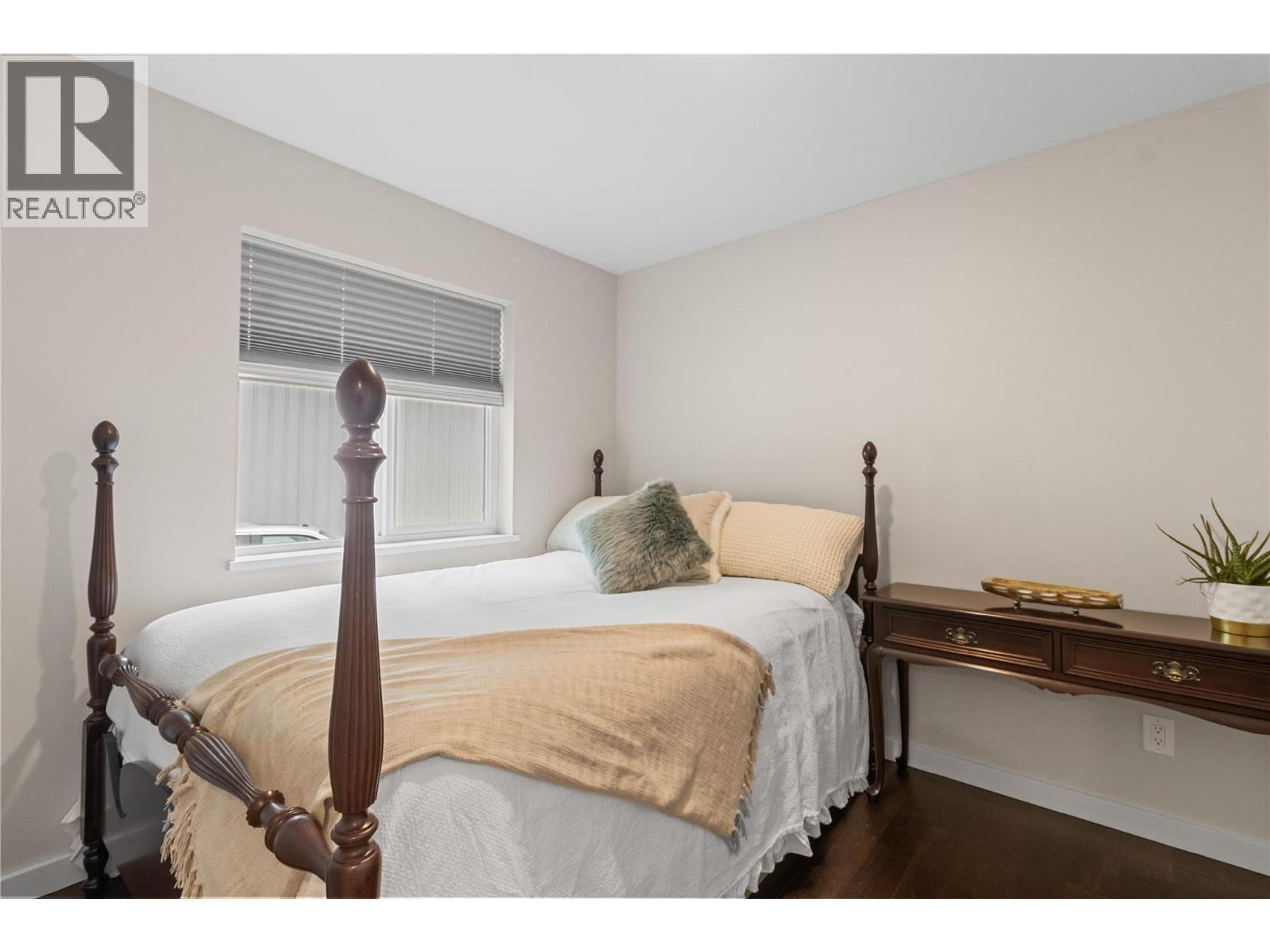 421 HILLIER ROAD - 32