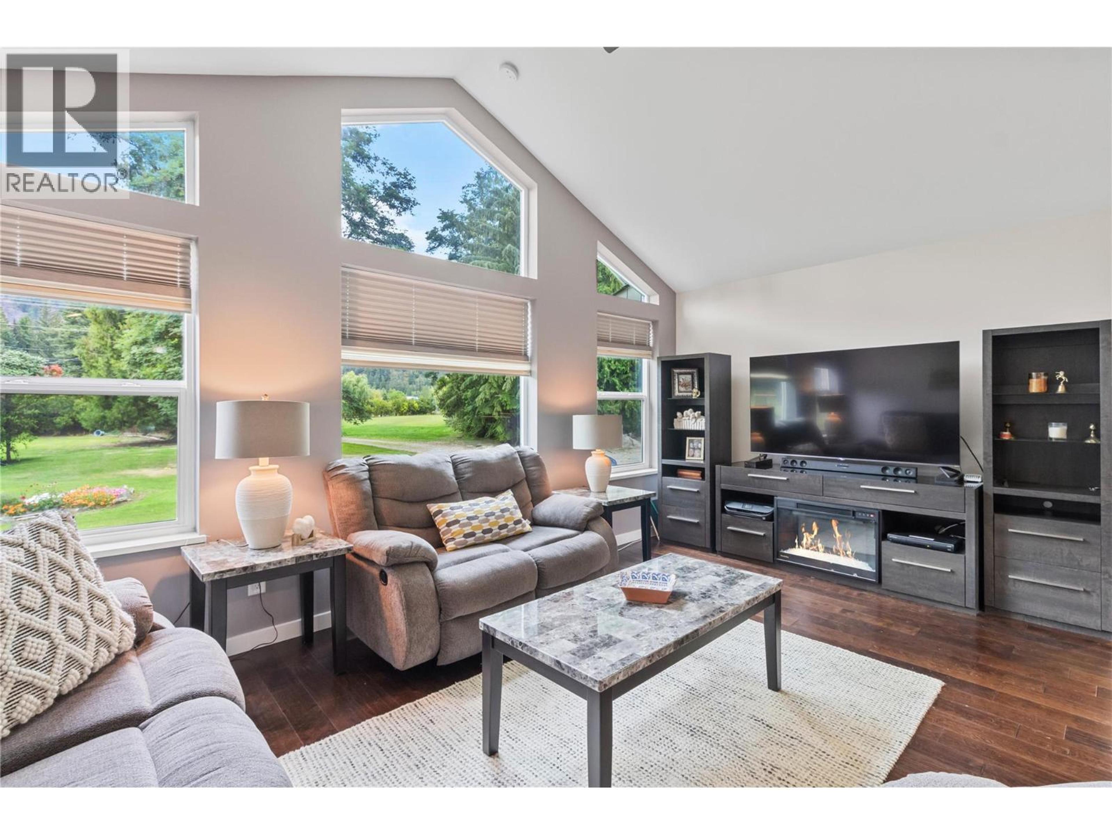 421 HILLIER ROAD - 21