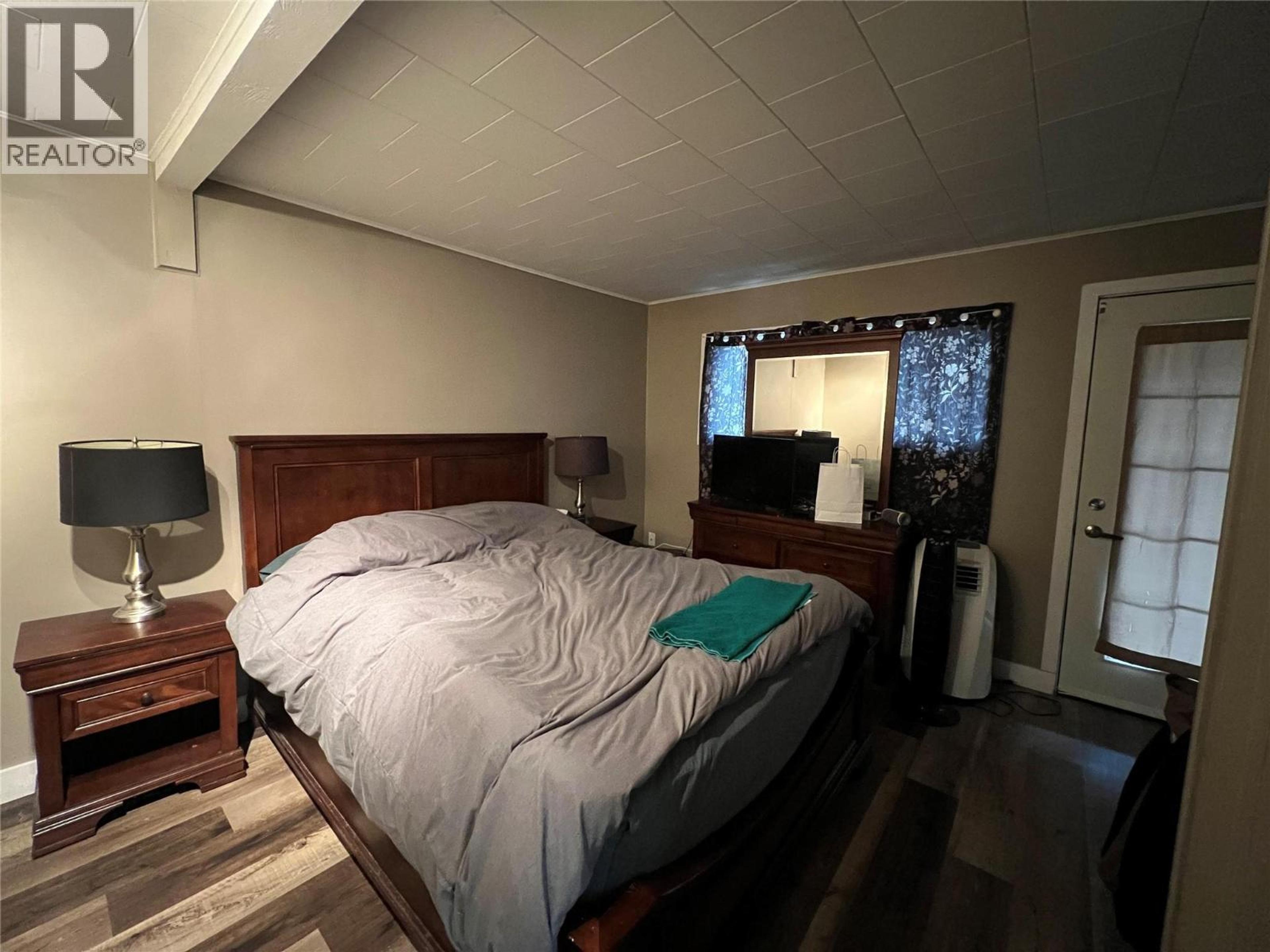 5007 47 AVENUE - Image 11