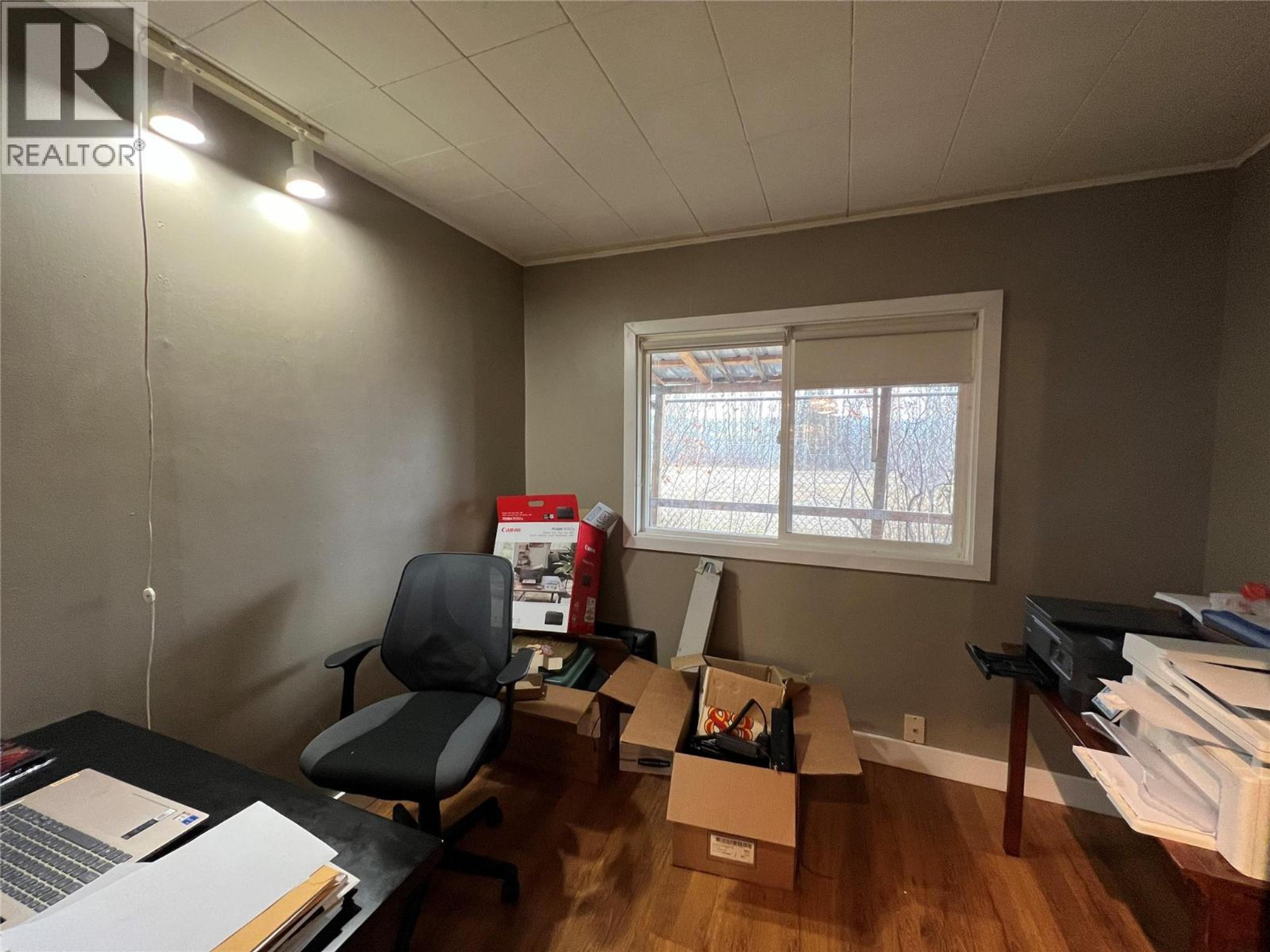 5007 47 AVENUE - Image 10