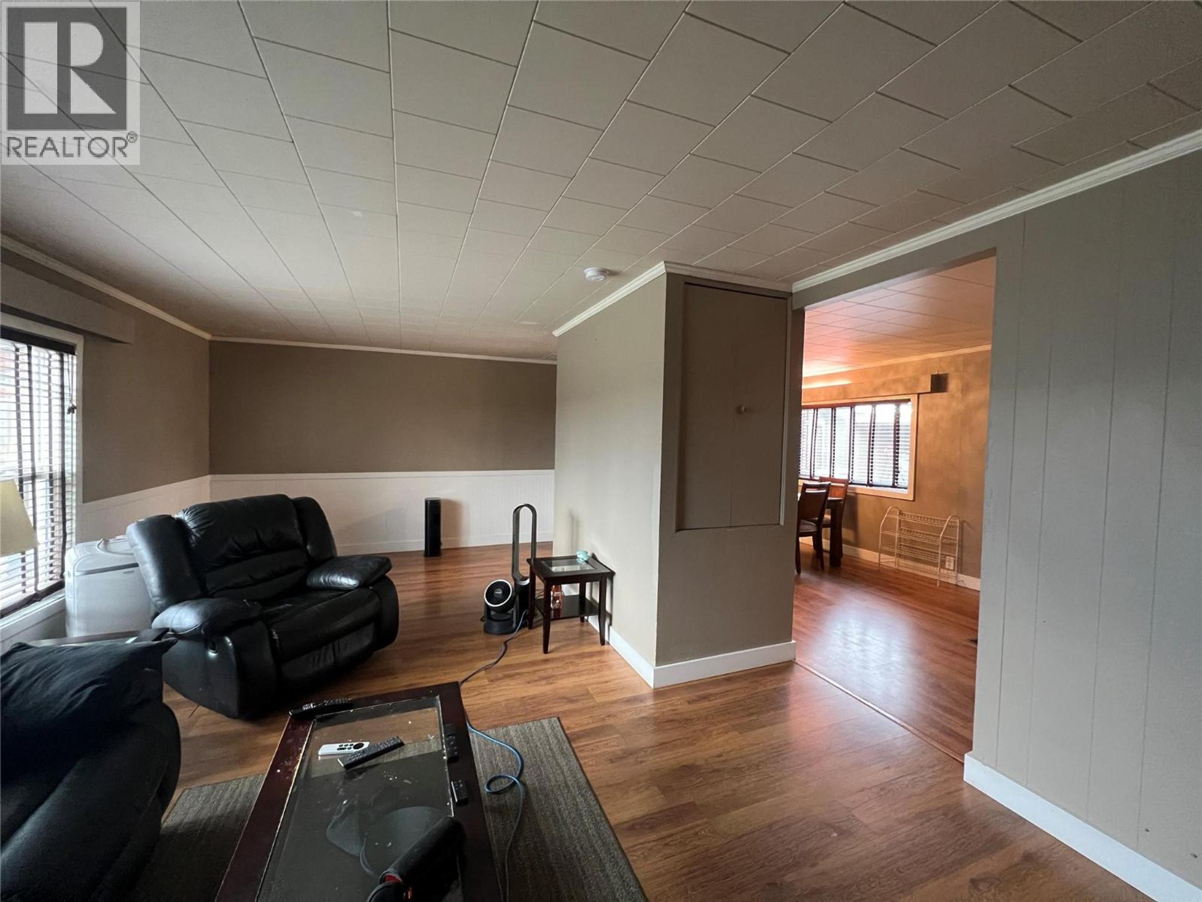 5007 47 AVENUE - Image 7