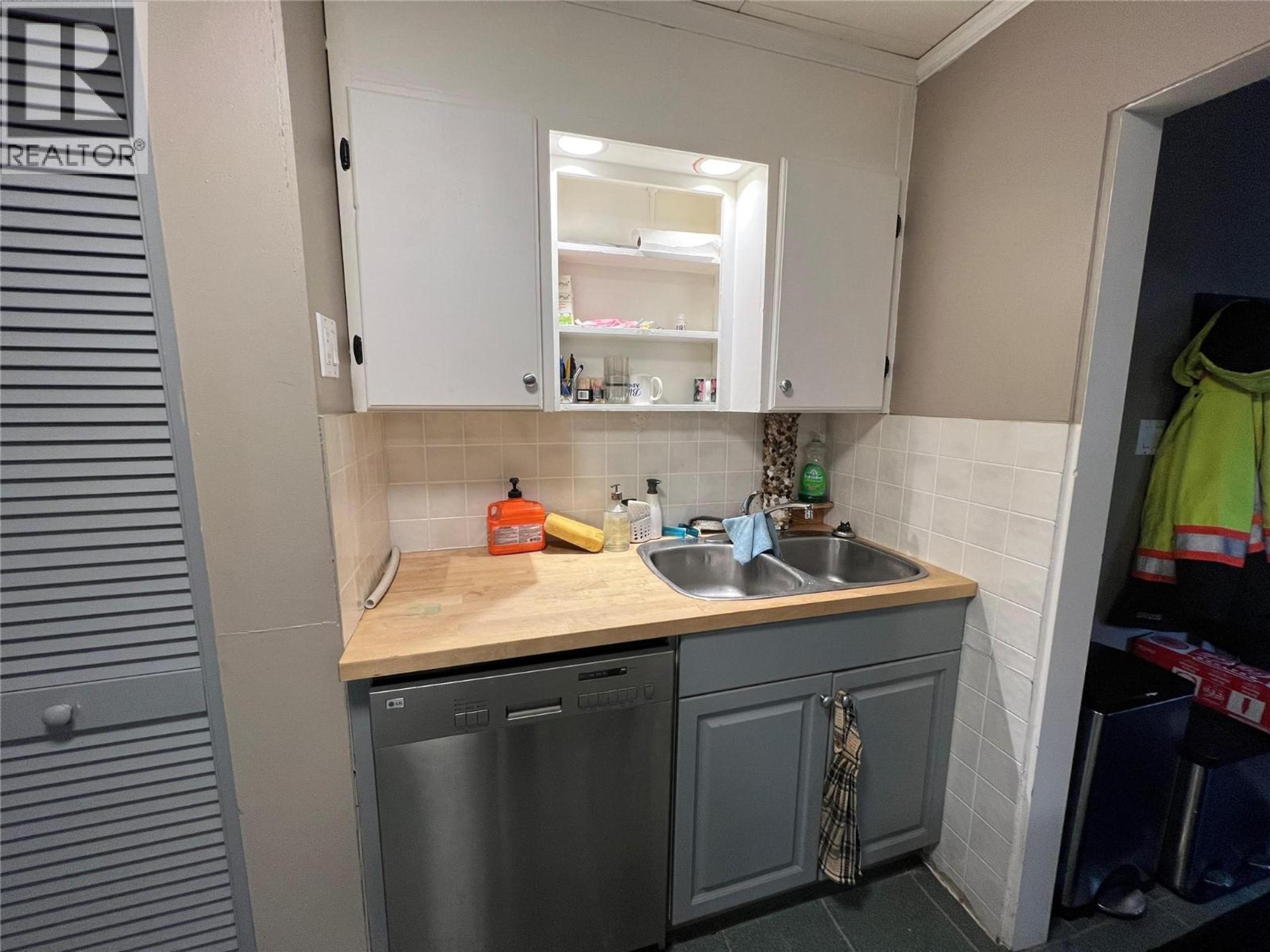 5007 47 AVENUE - Image 8