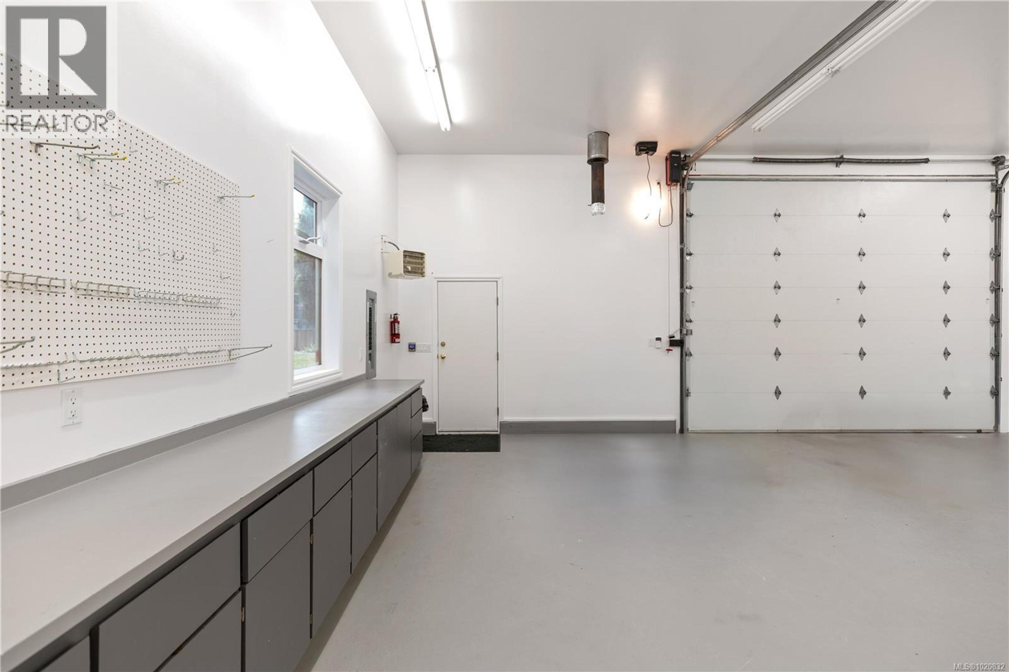 3355 GREY MANOR RD - 12