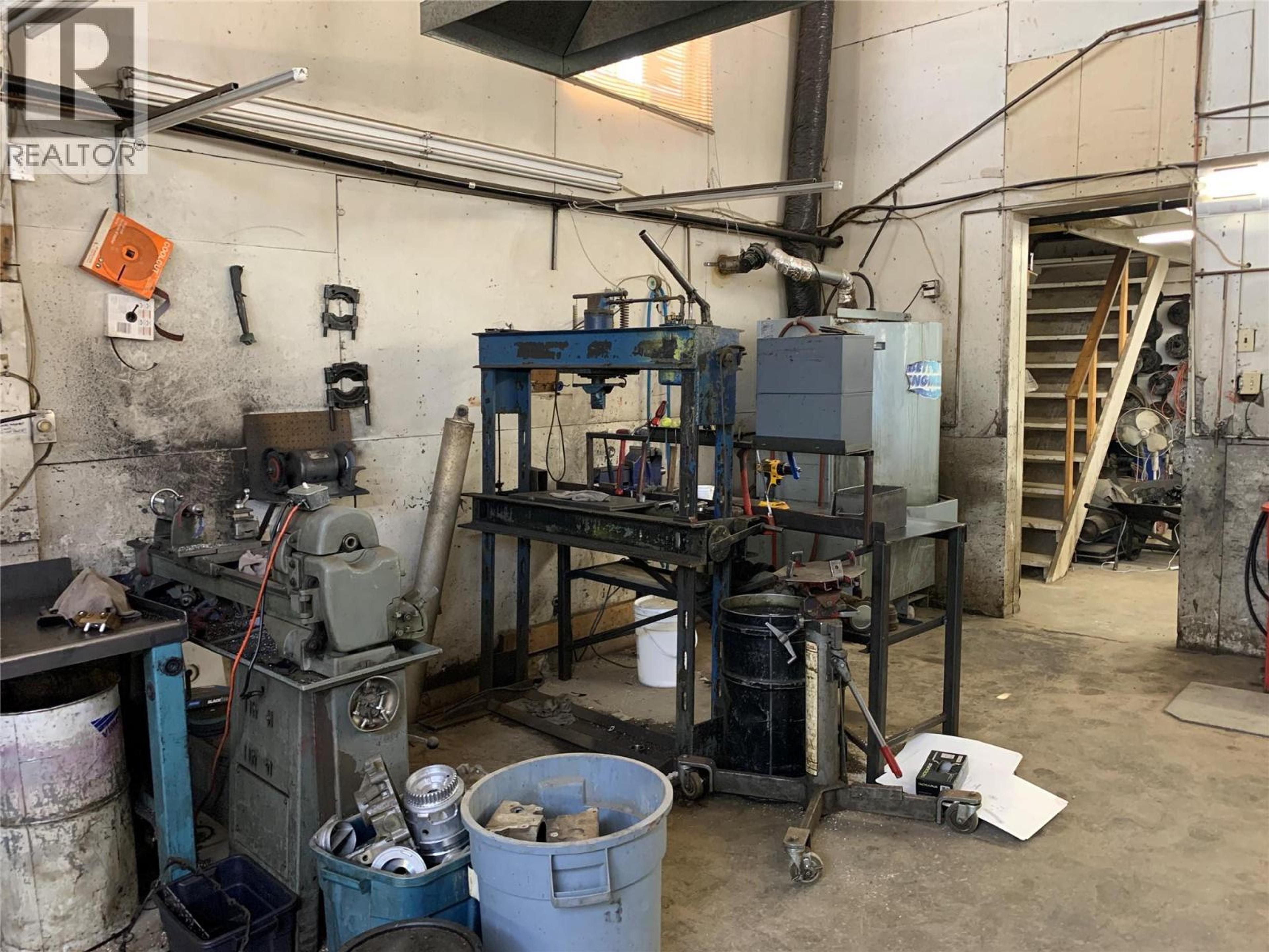 1519 97 AVENUE - Image 15