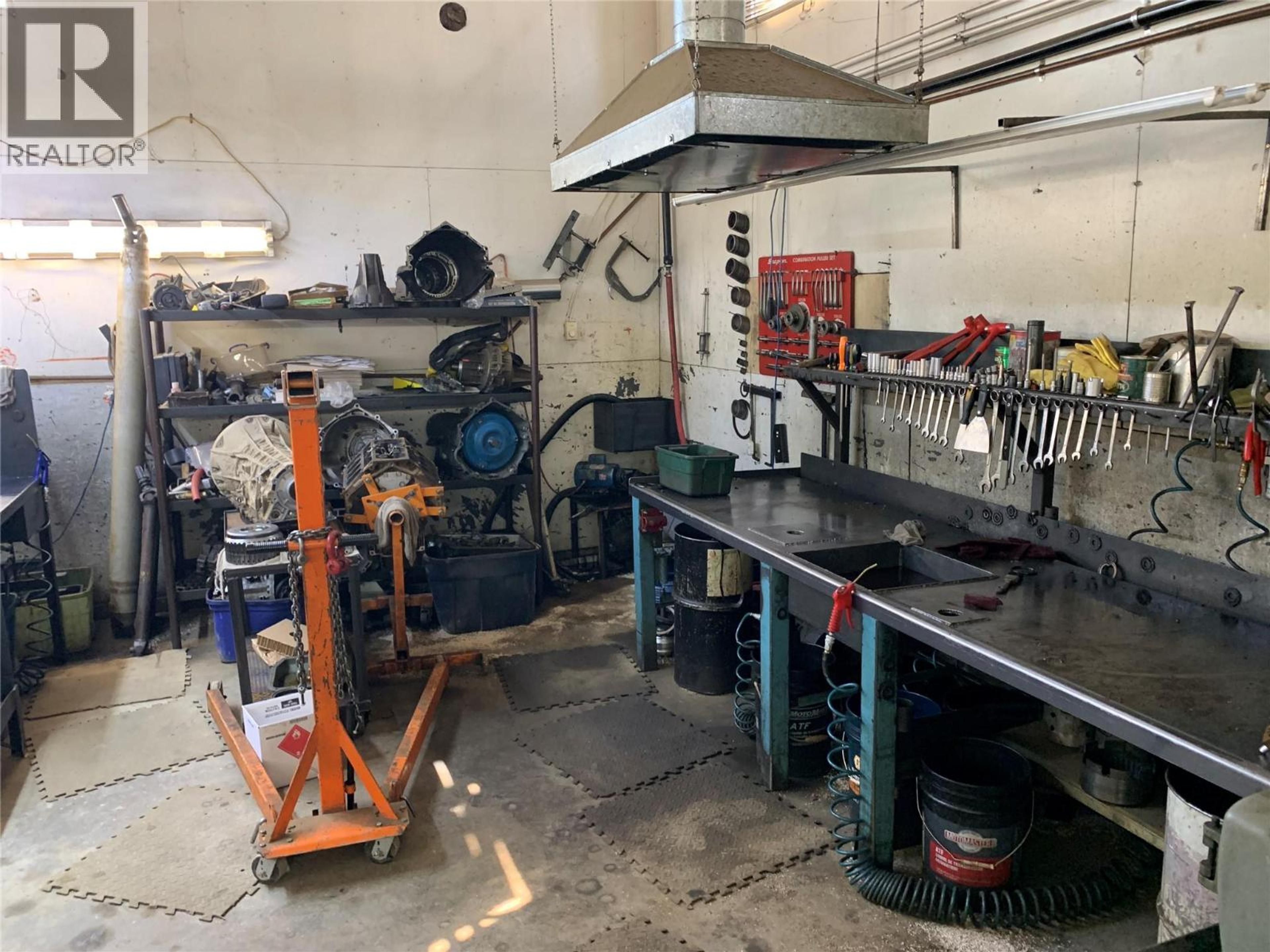 1519 97 AVENUE - Image 12