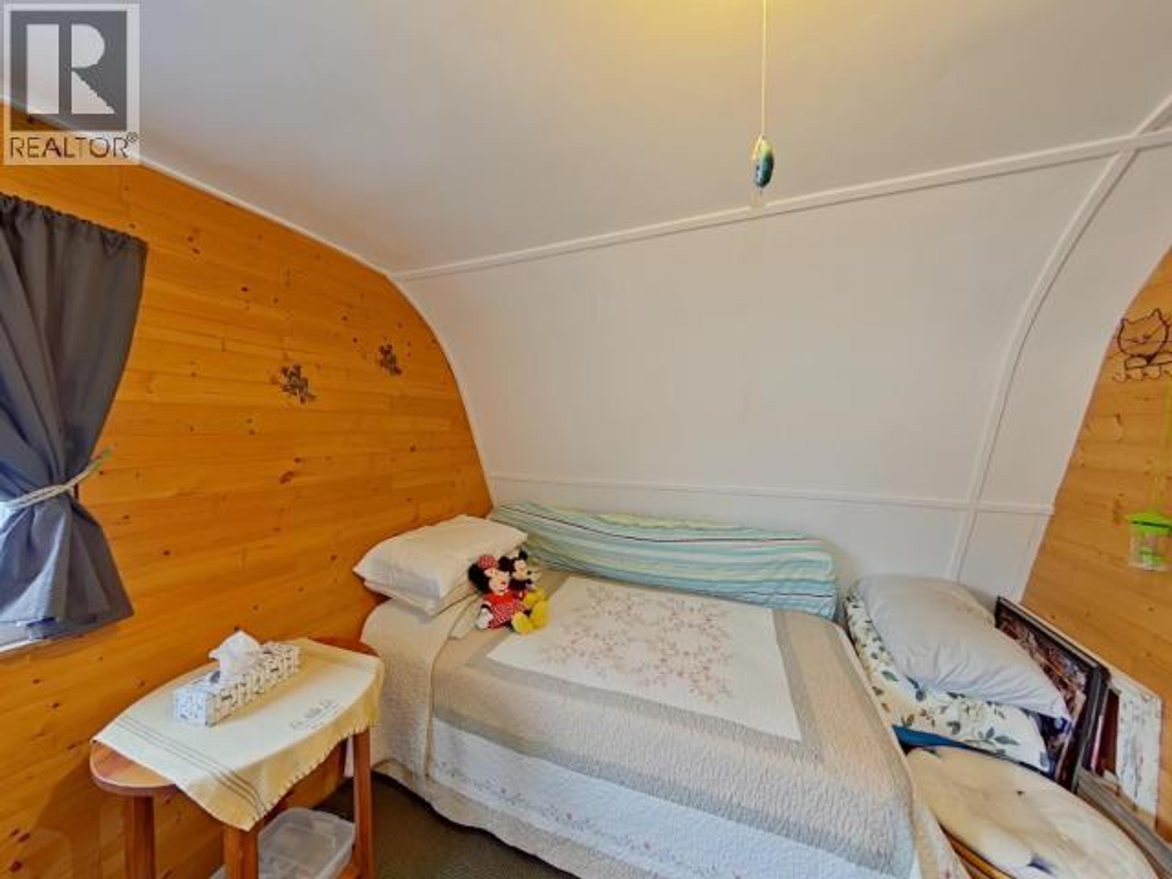 10472 POWELL LAKE - 22