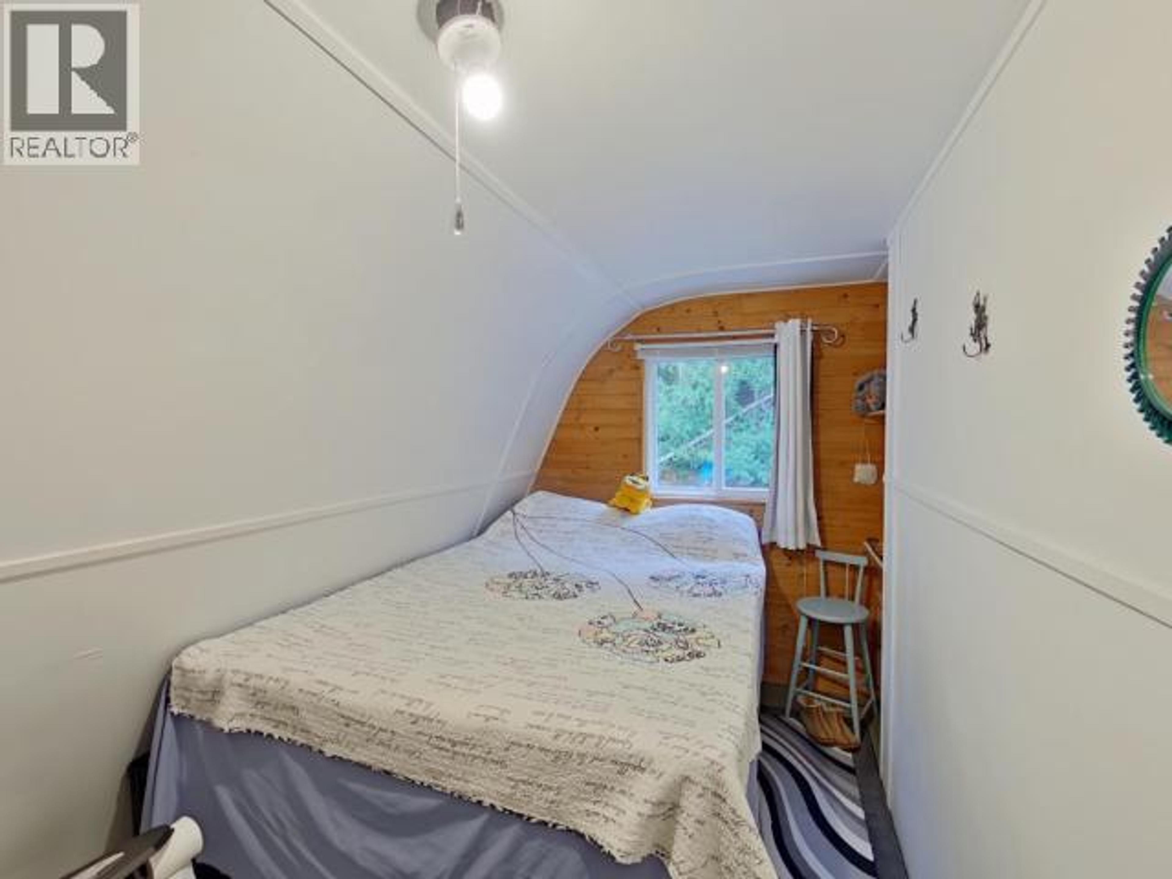 10472 POWELL LAKE - 23