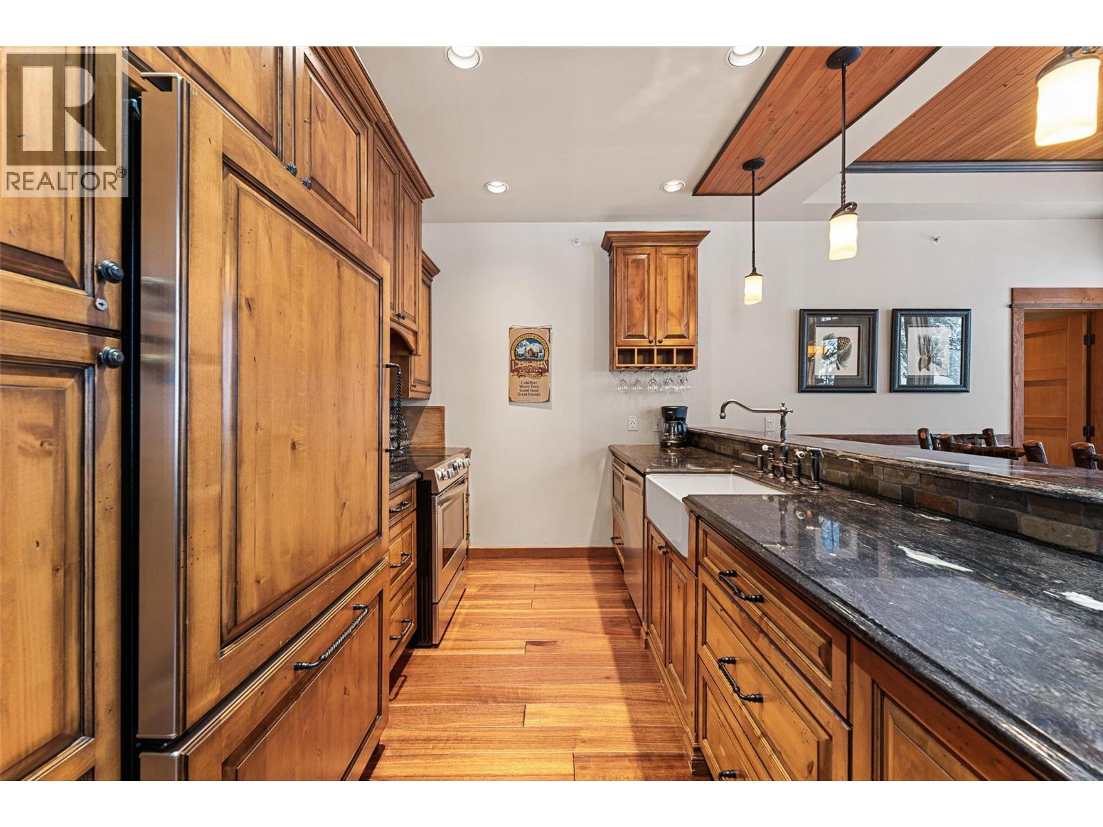 #14 255 FEATHERTOP WAY - 10