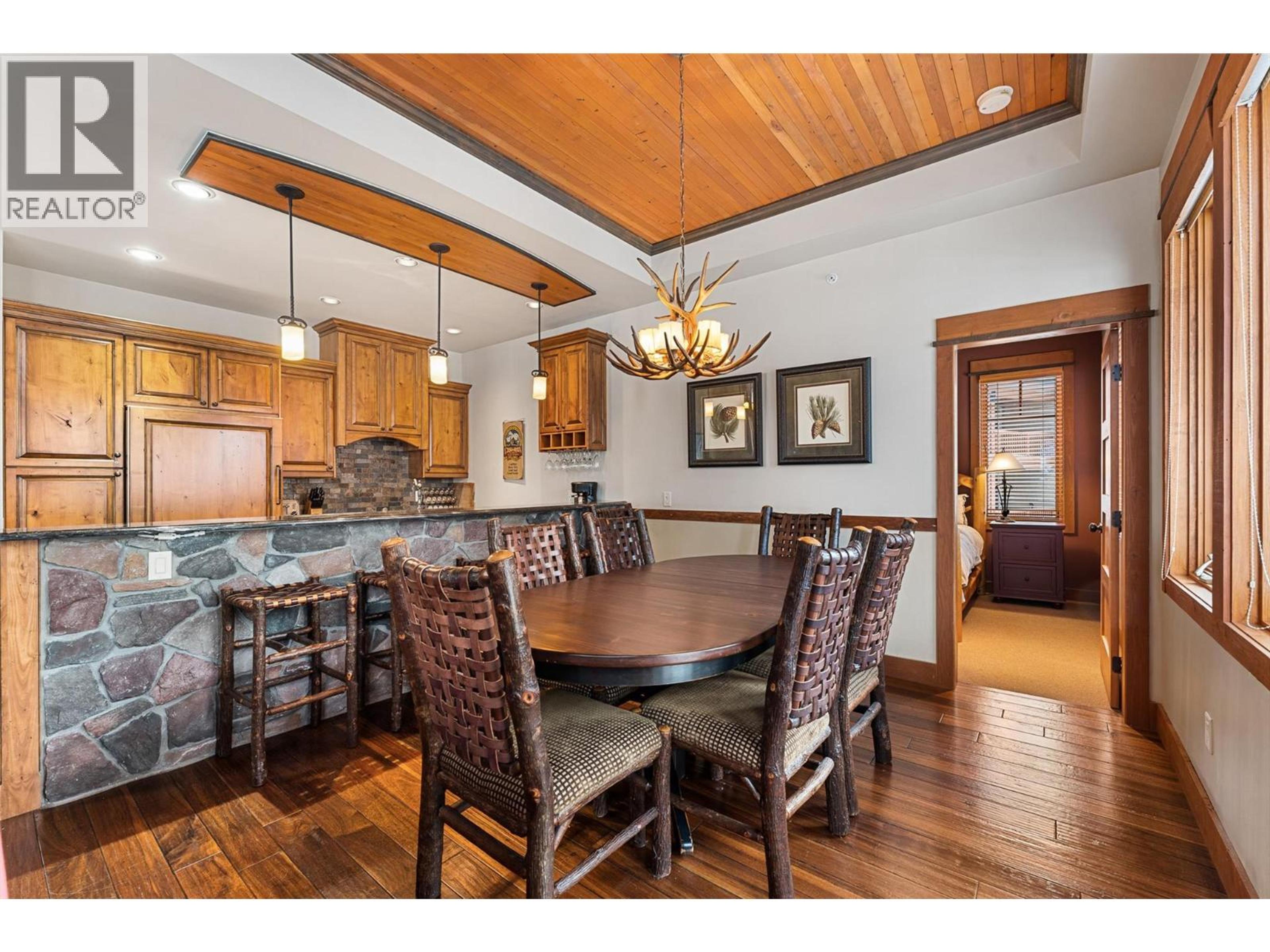 #14 255 FEATHERTOP WAY - 17