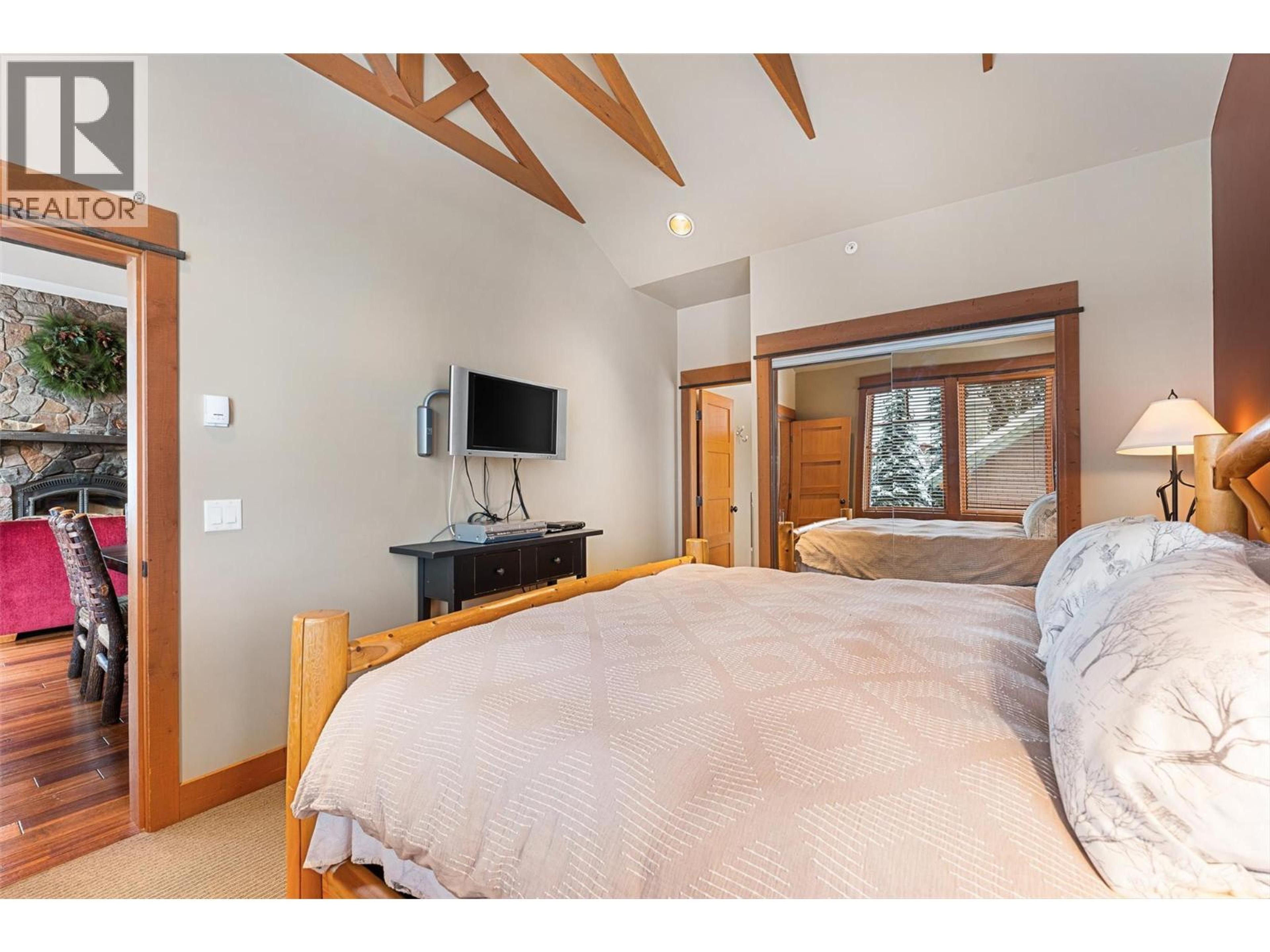 #14 255 FEATHERTOP WAY - 19