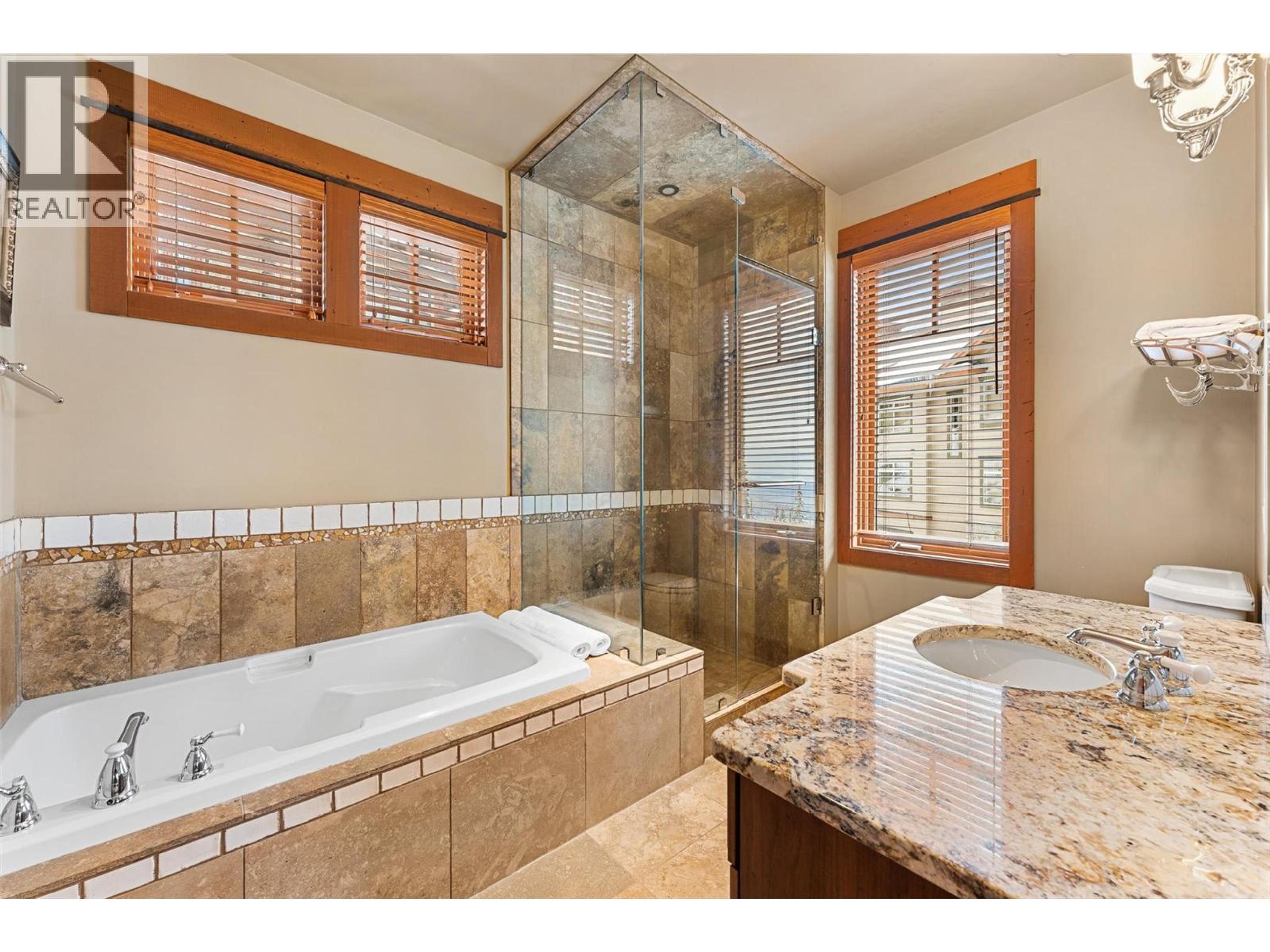 #14 255 FEATHERTOP WAY - 21