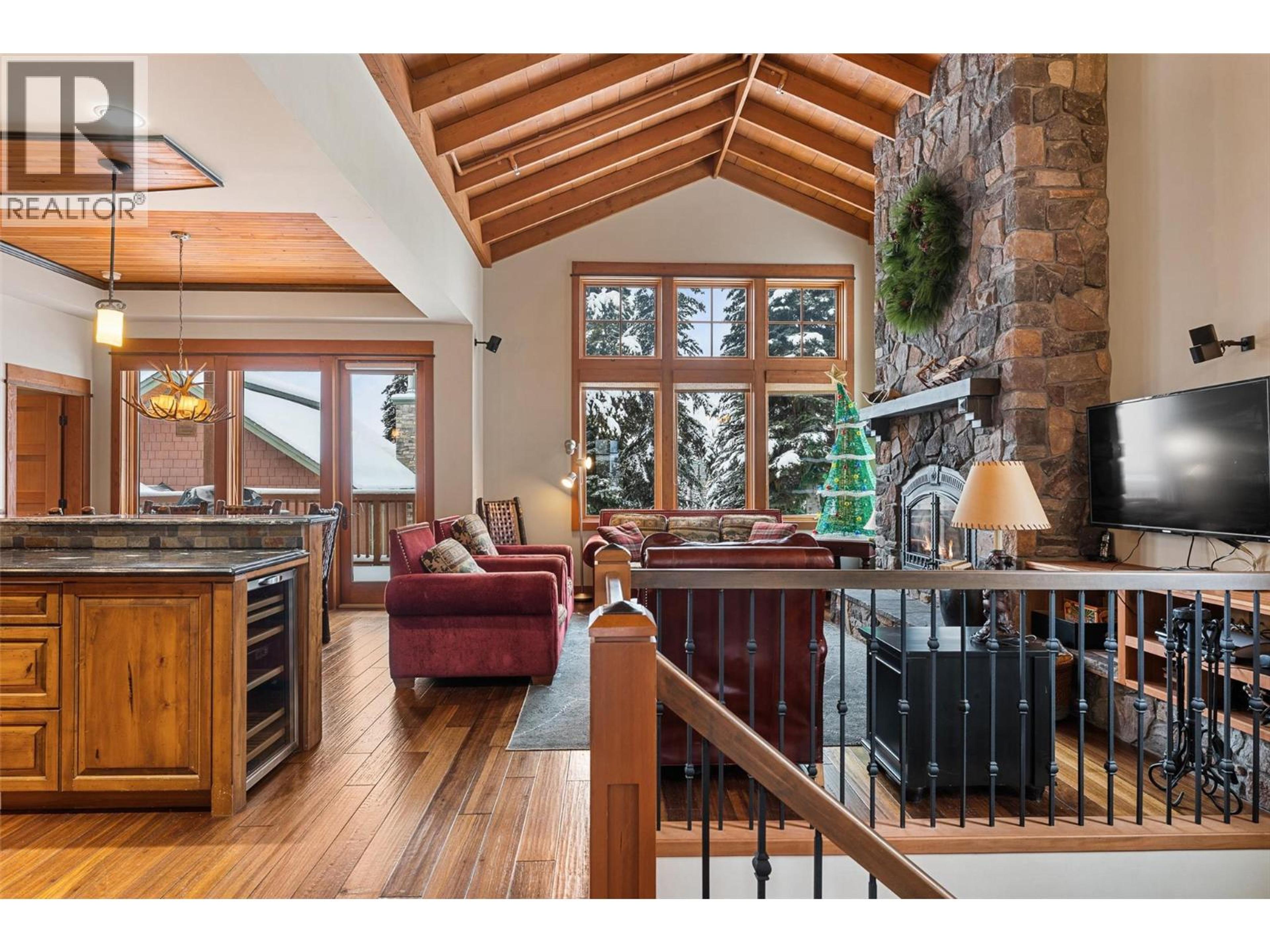 #14 255 FEATHERTOP WAY - 6