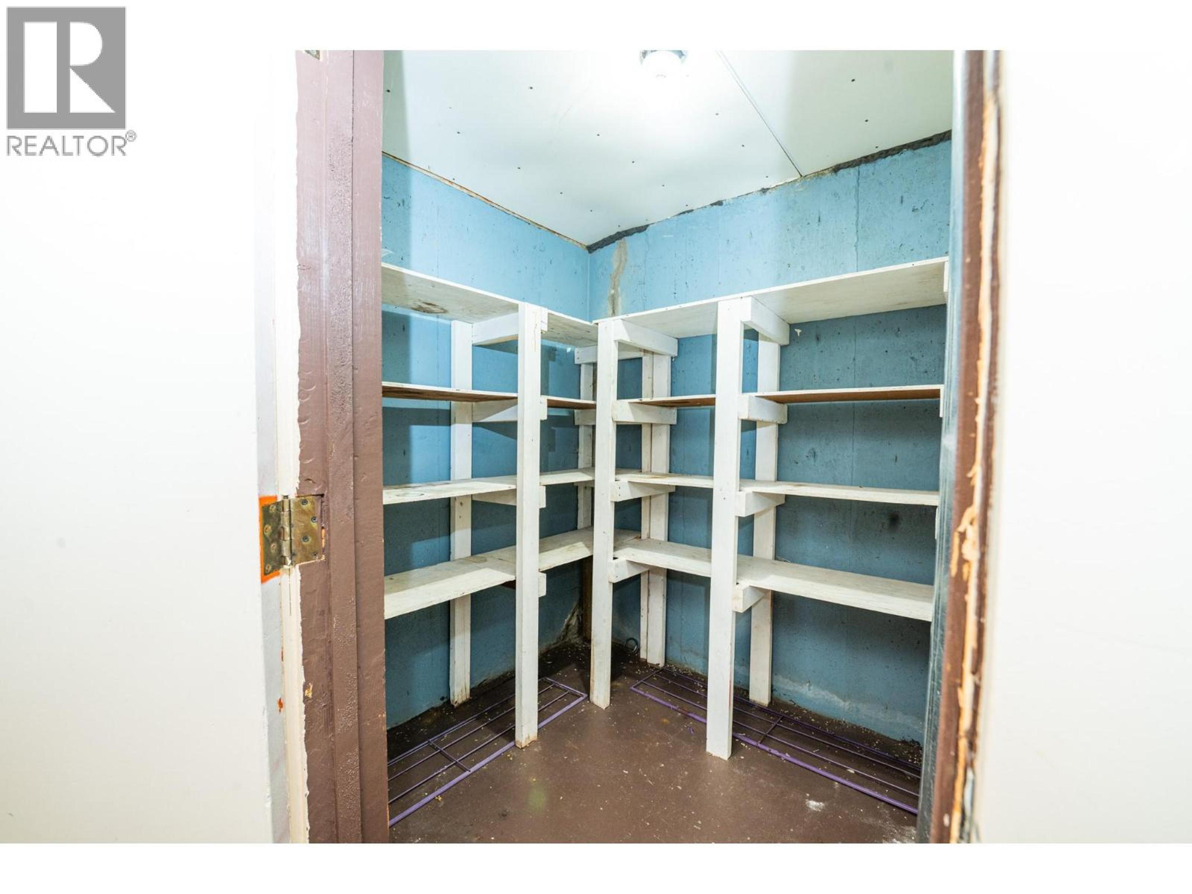 924 DOGWOOD STREET - 34