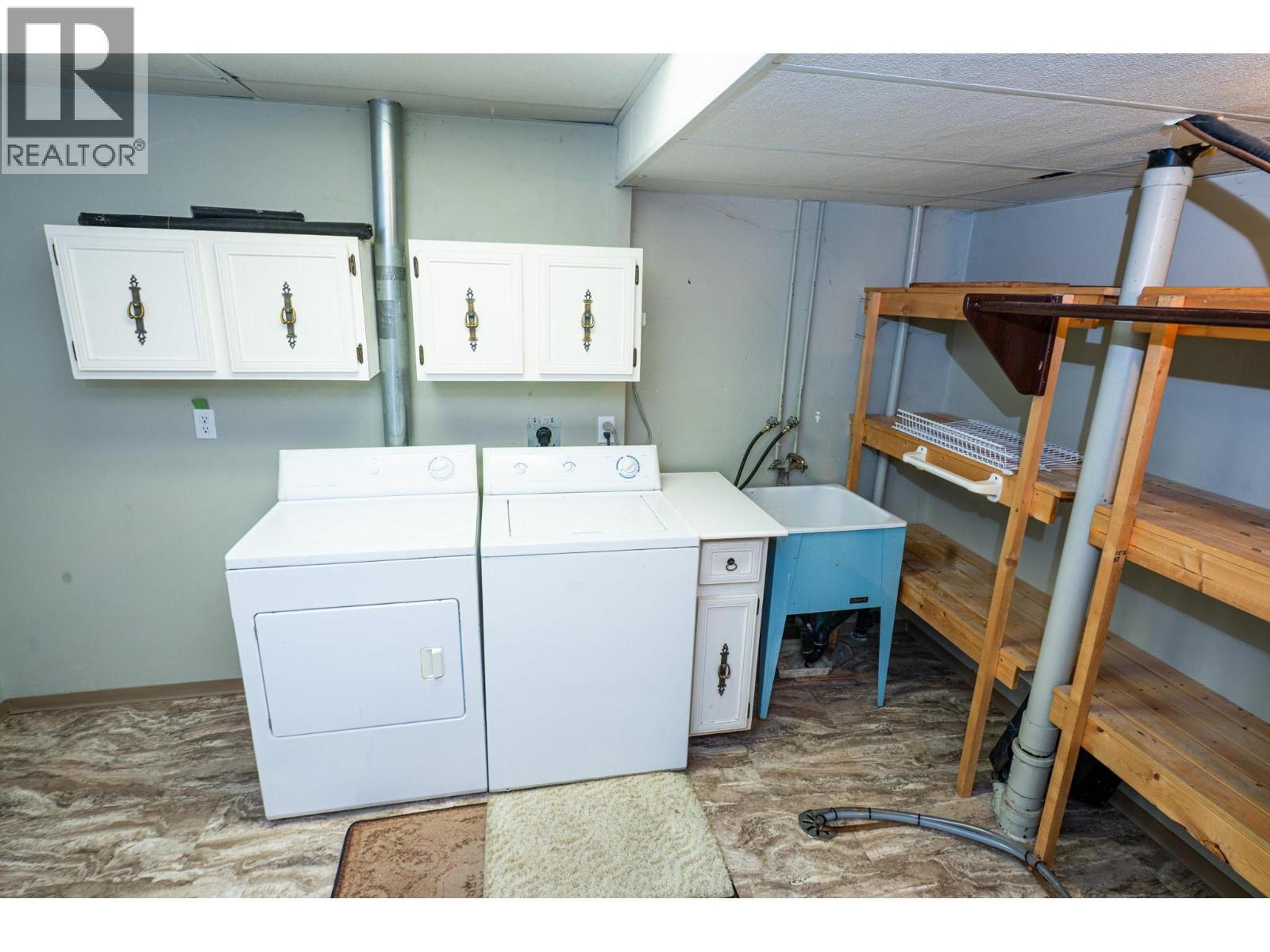 924 DOGWOOD STREET - 31