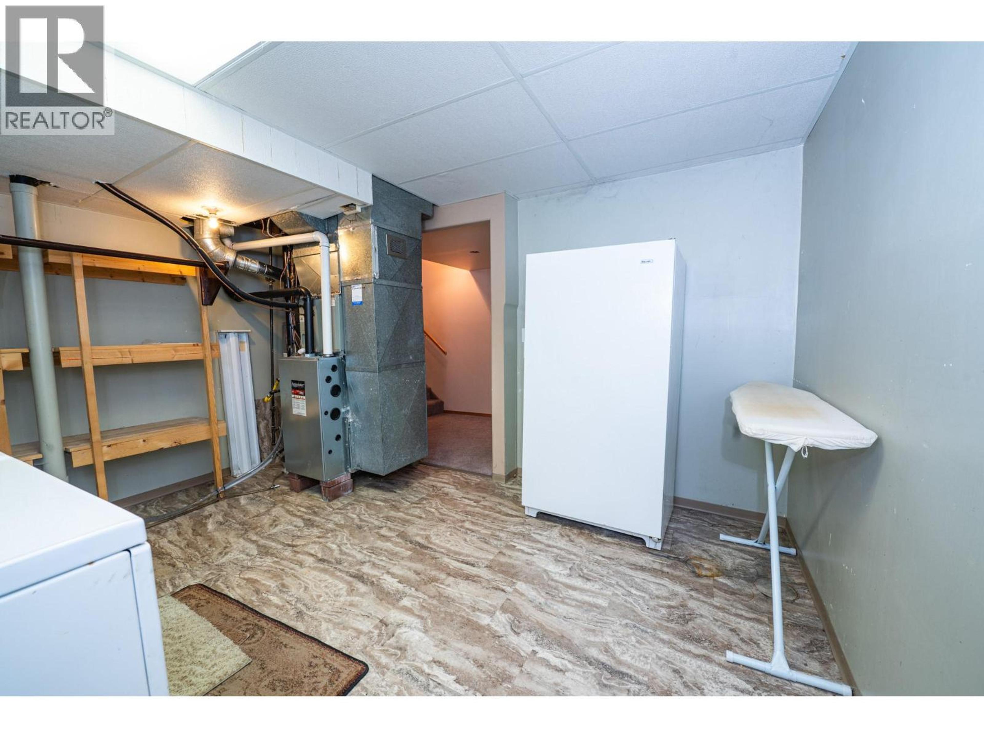 924 DOGWOOD STREET - 32