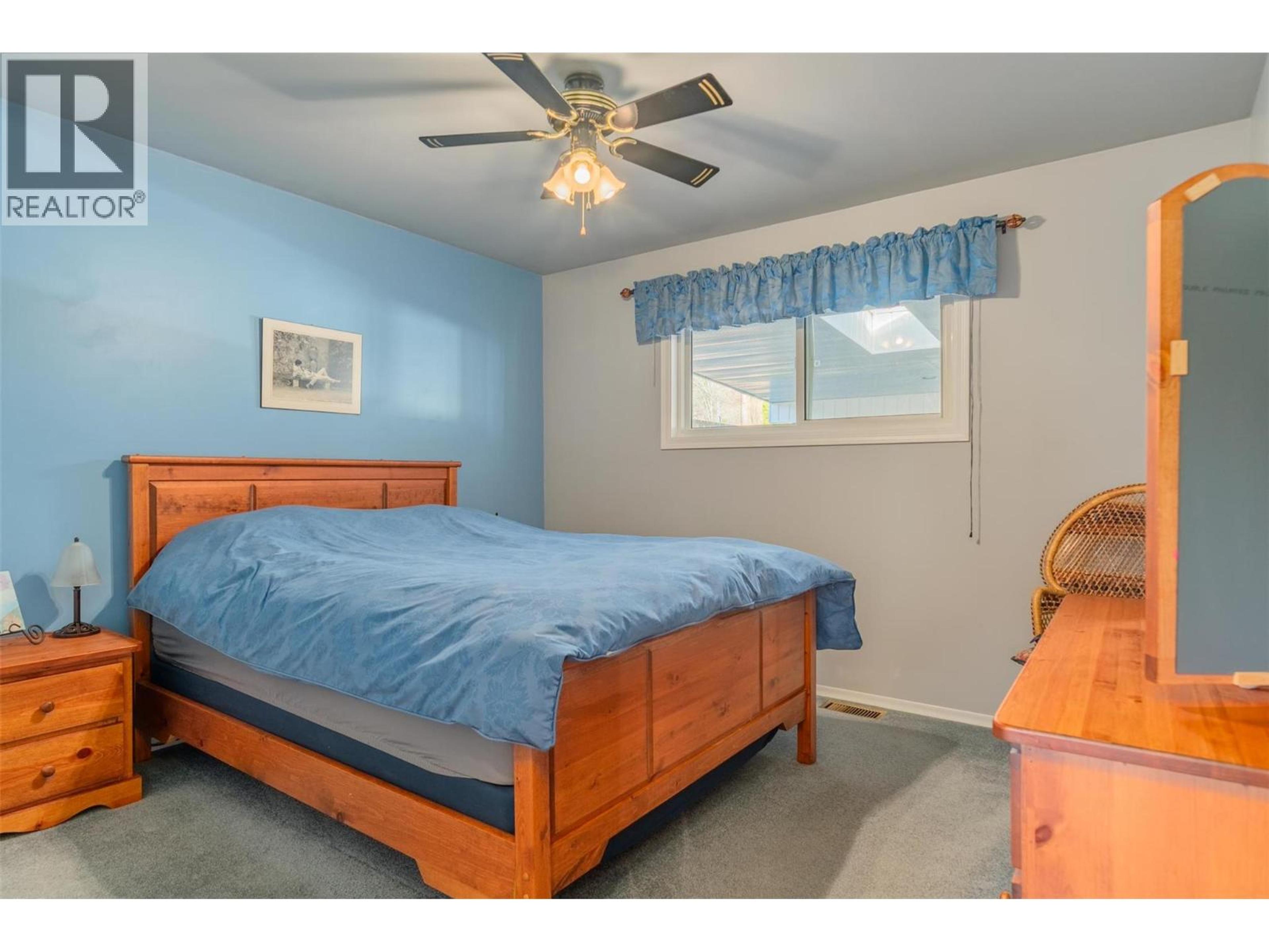 1043 REGAN CRESCENT - 11