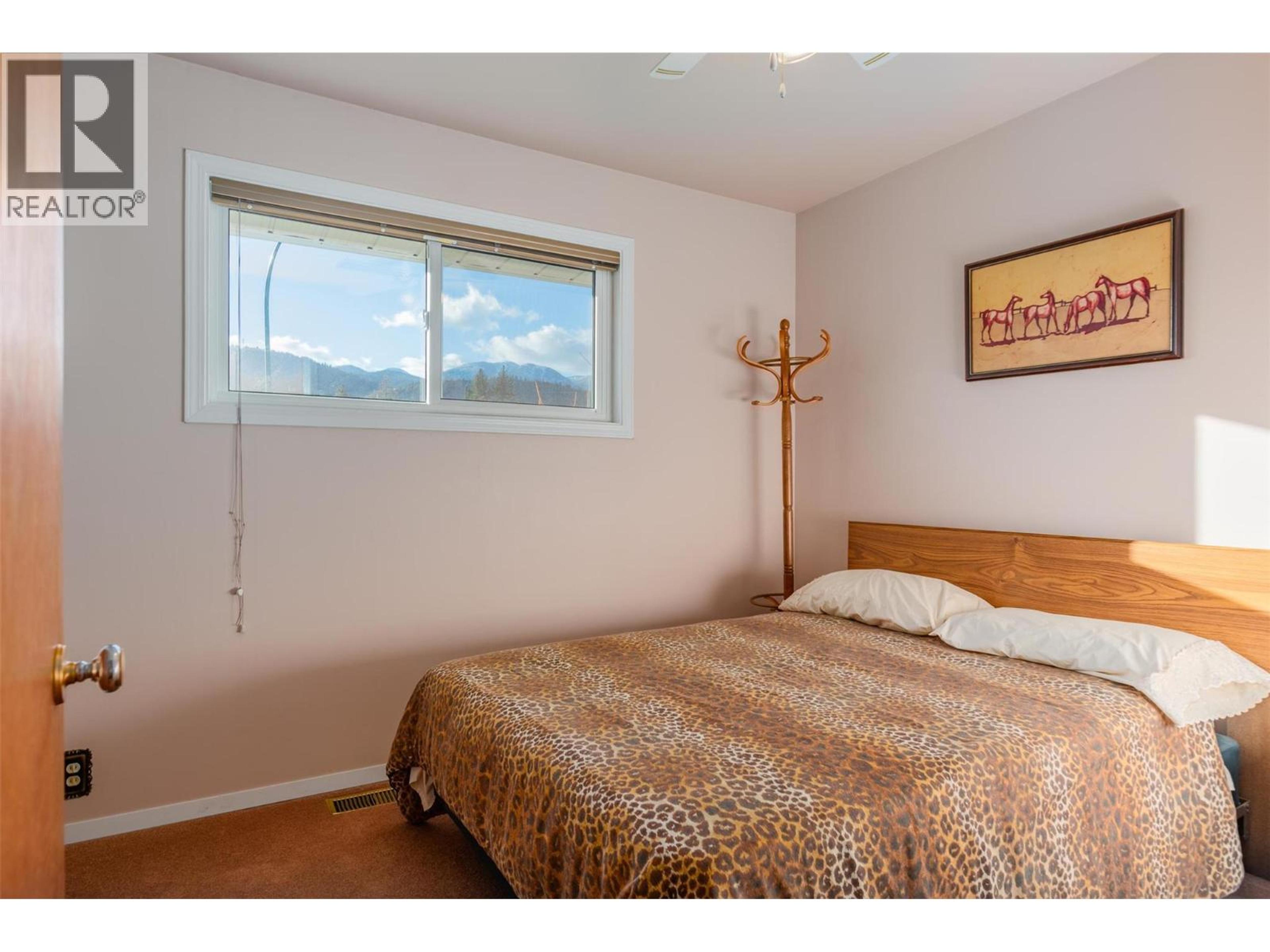 1043 REGAN CRESCENT - 14