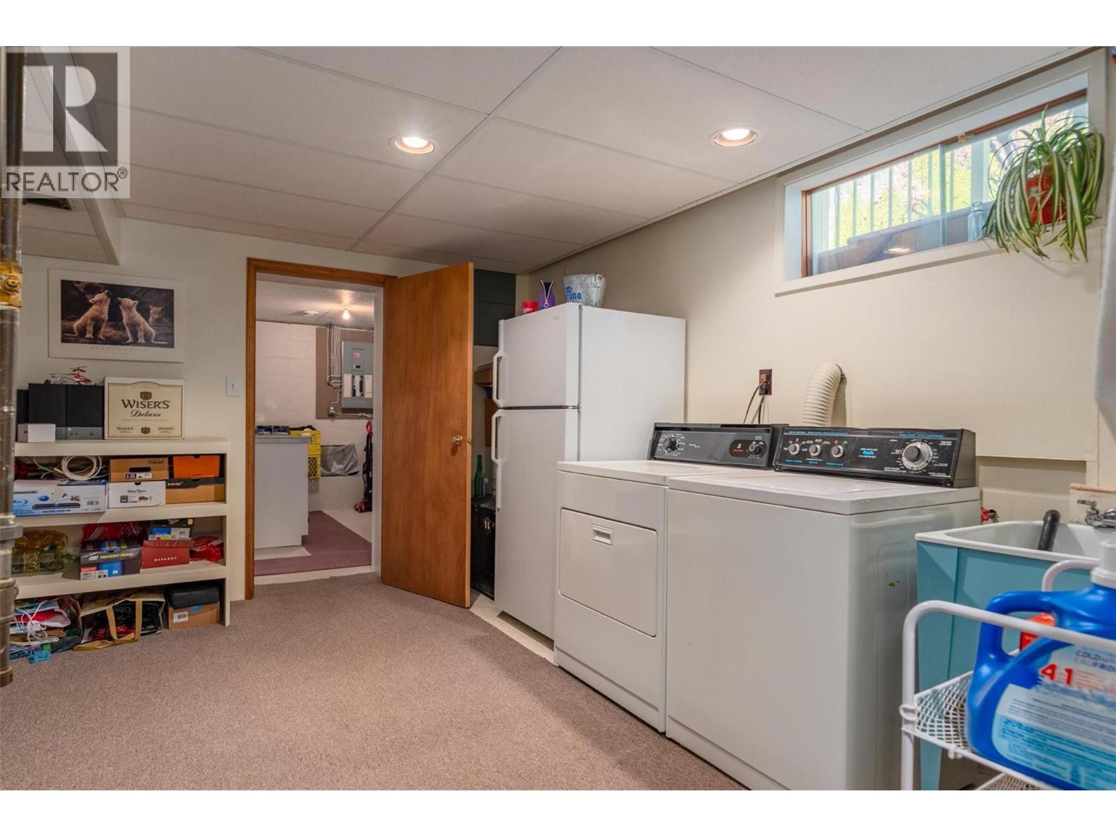 1043 REGAN CRESCENT - 21