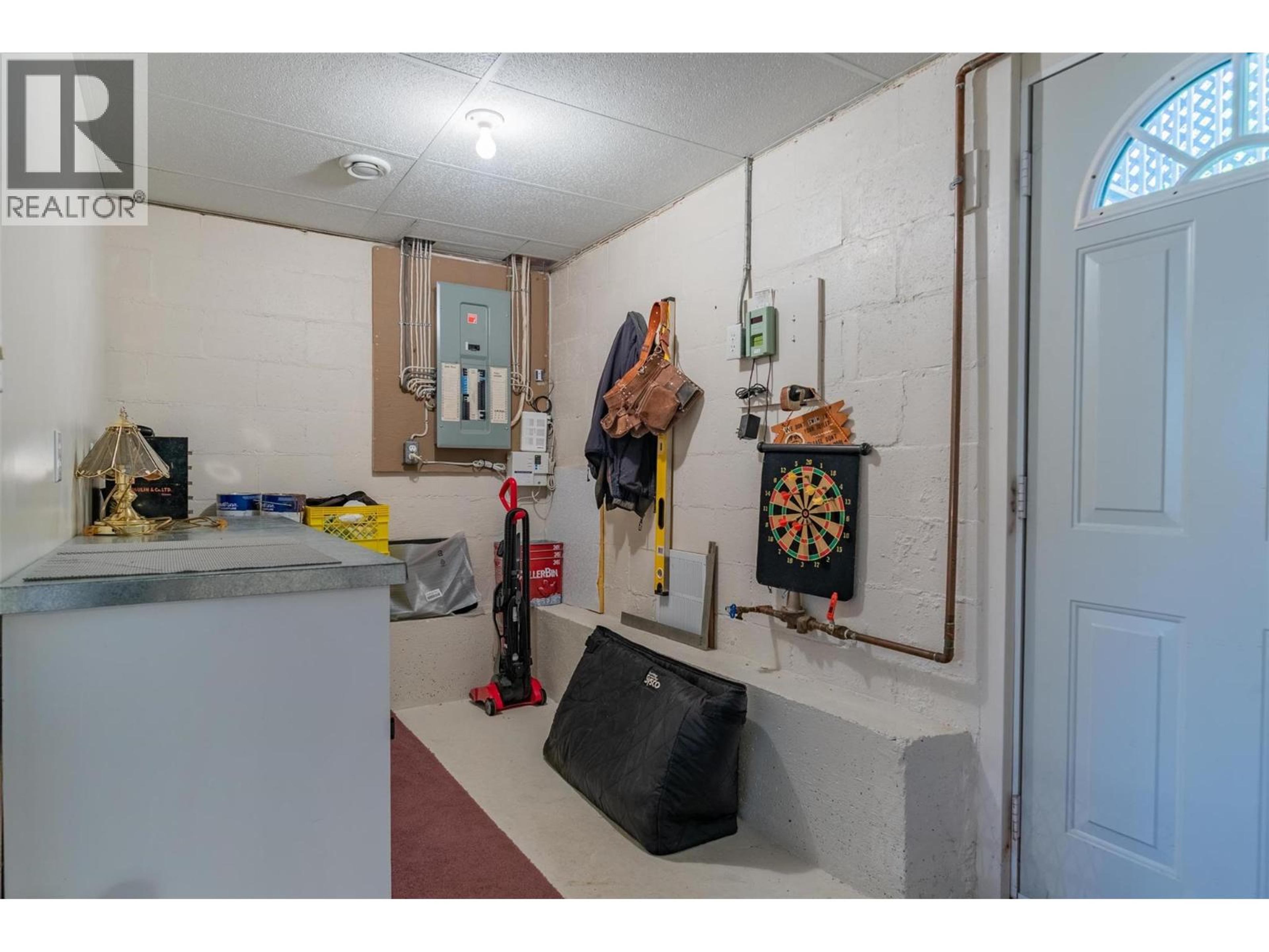 1043 REGAN CRESCENT - 23