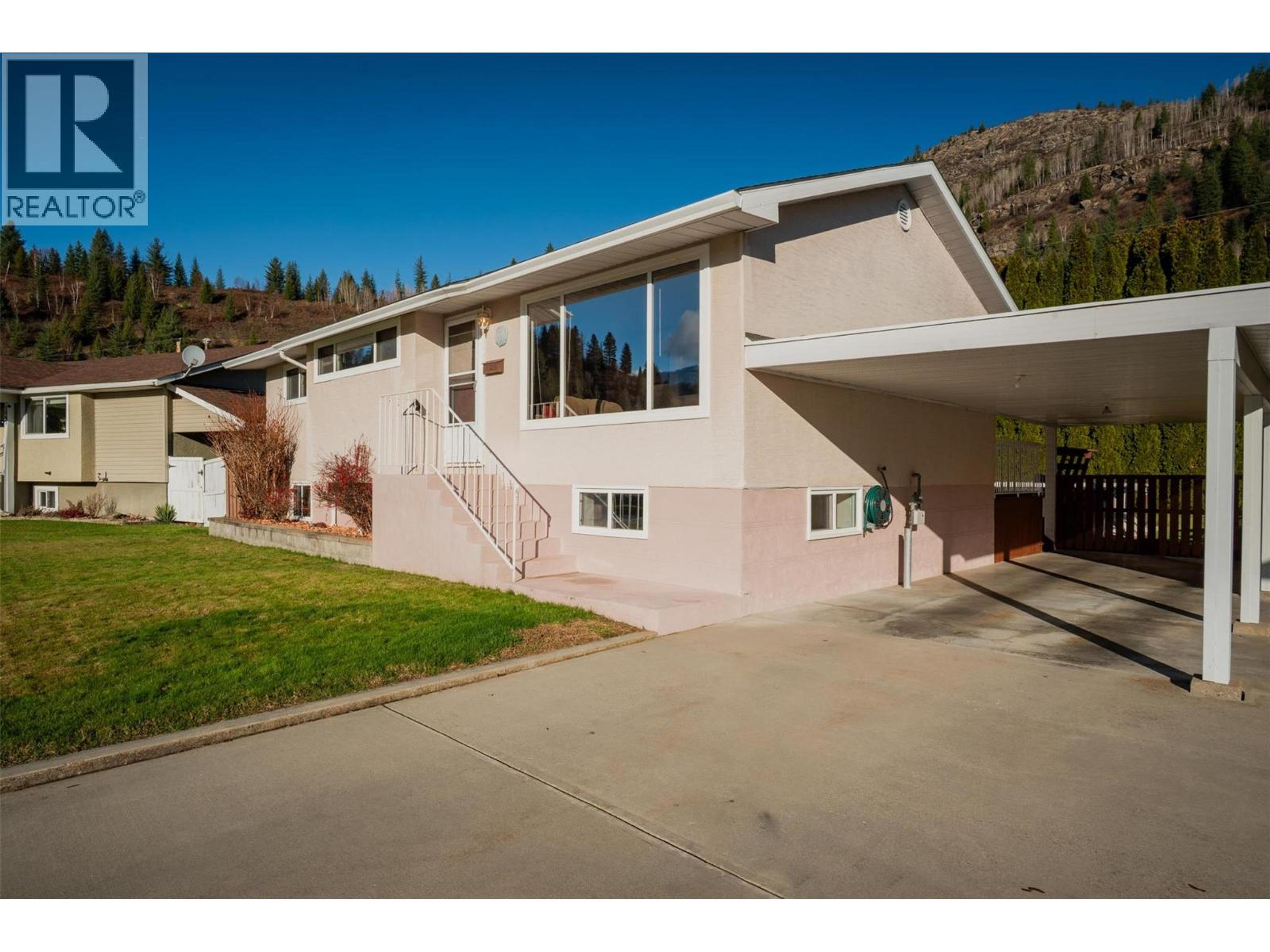 1043 REGAN CRESCENT - 27