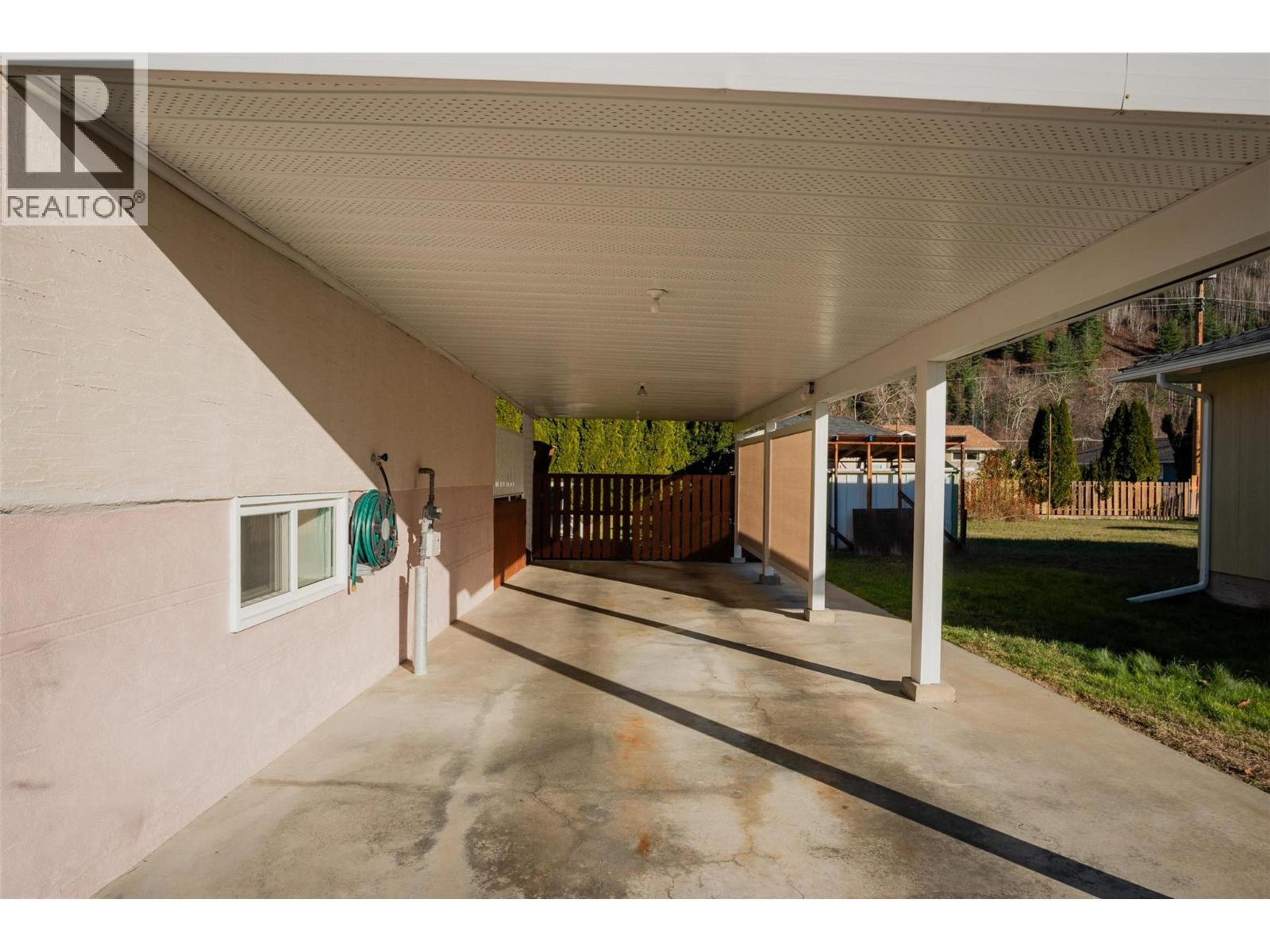 1043 REGAN CRESCENT - 28