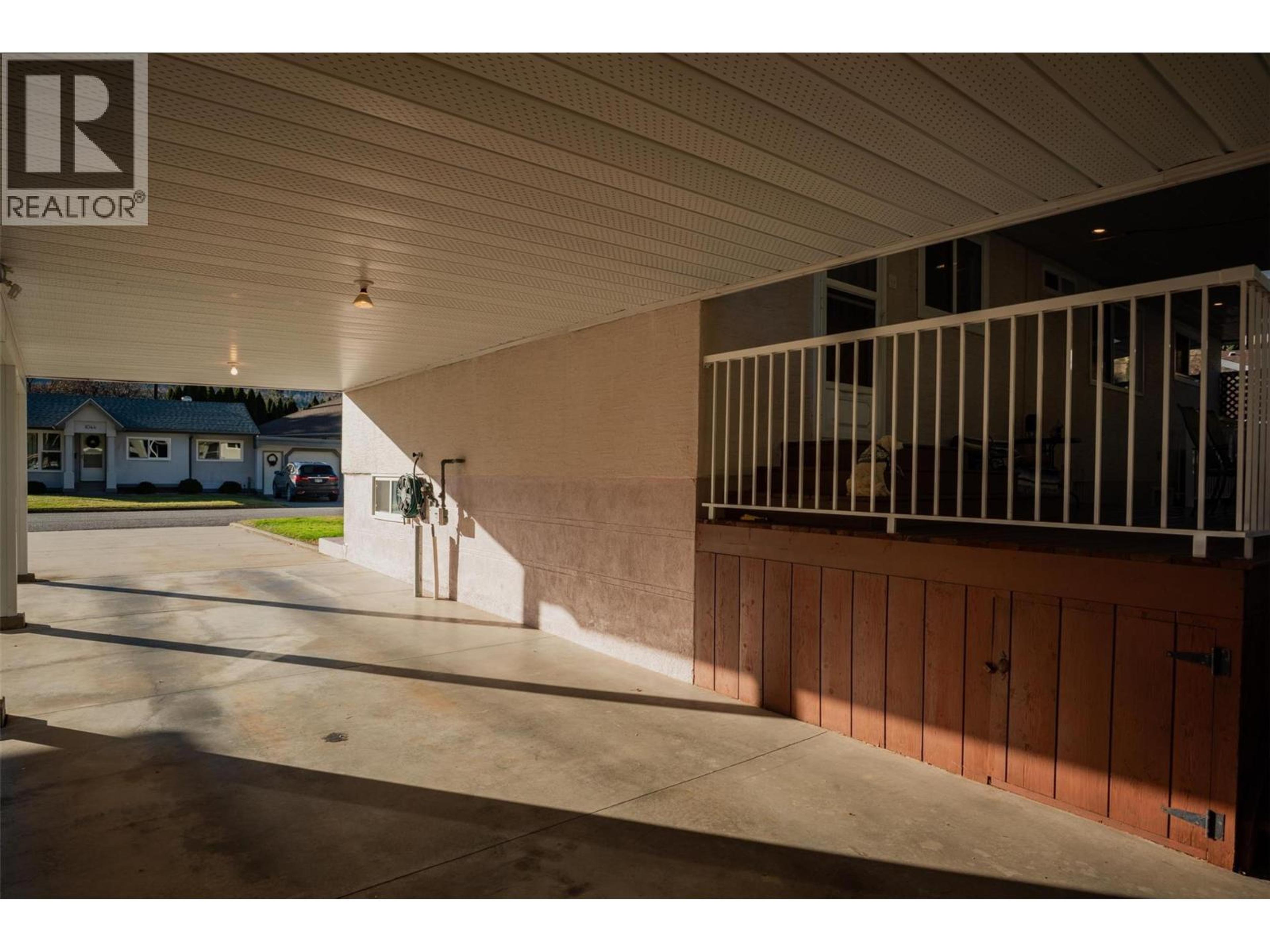 1043 REGAN CRESCENT - 29