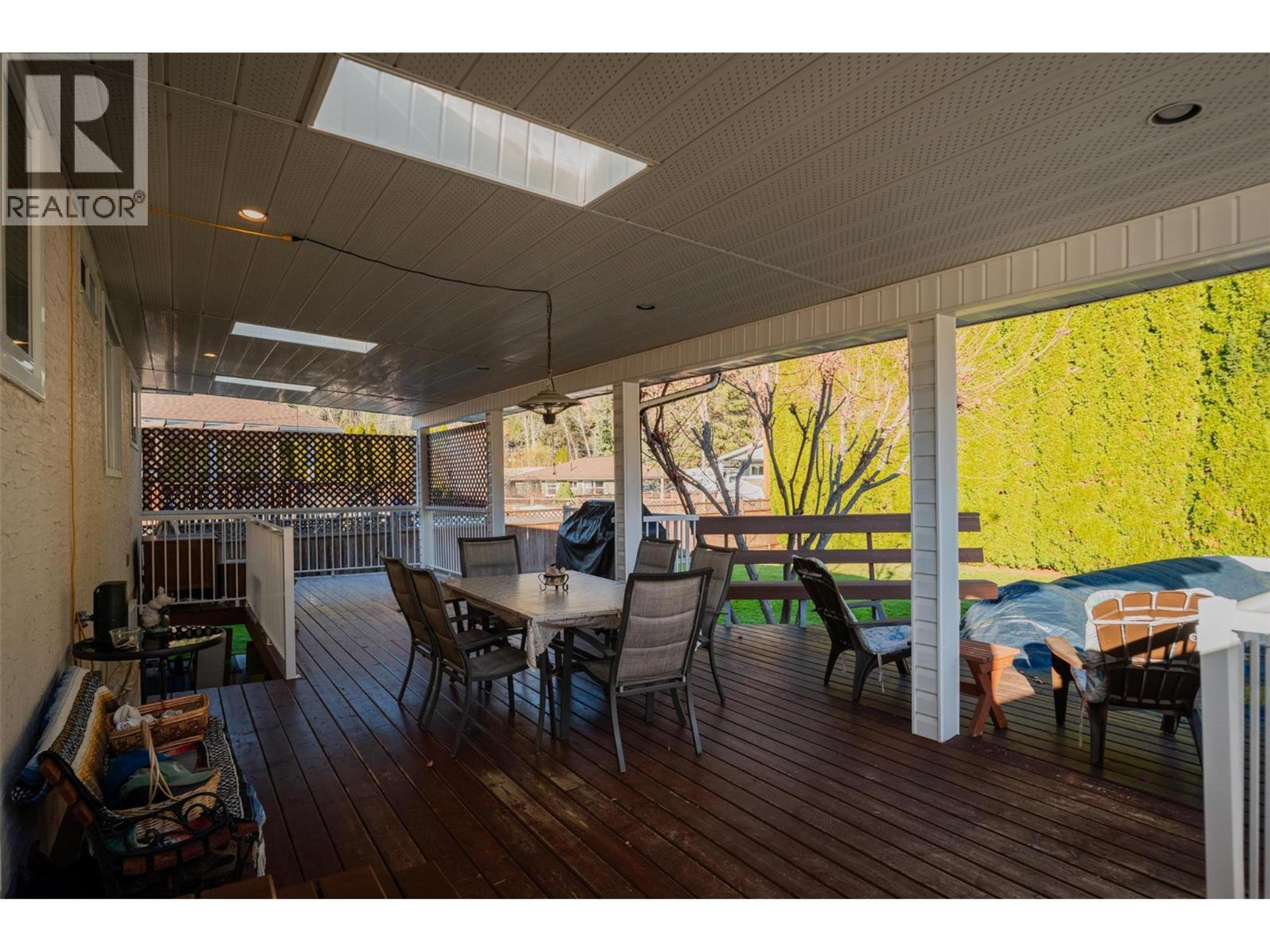 1043 REGAN CRESCENT - 31