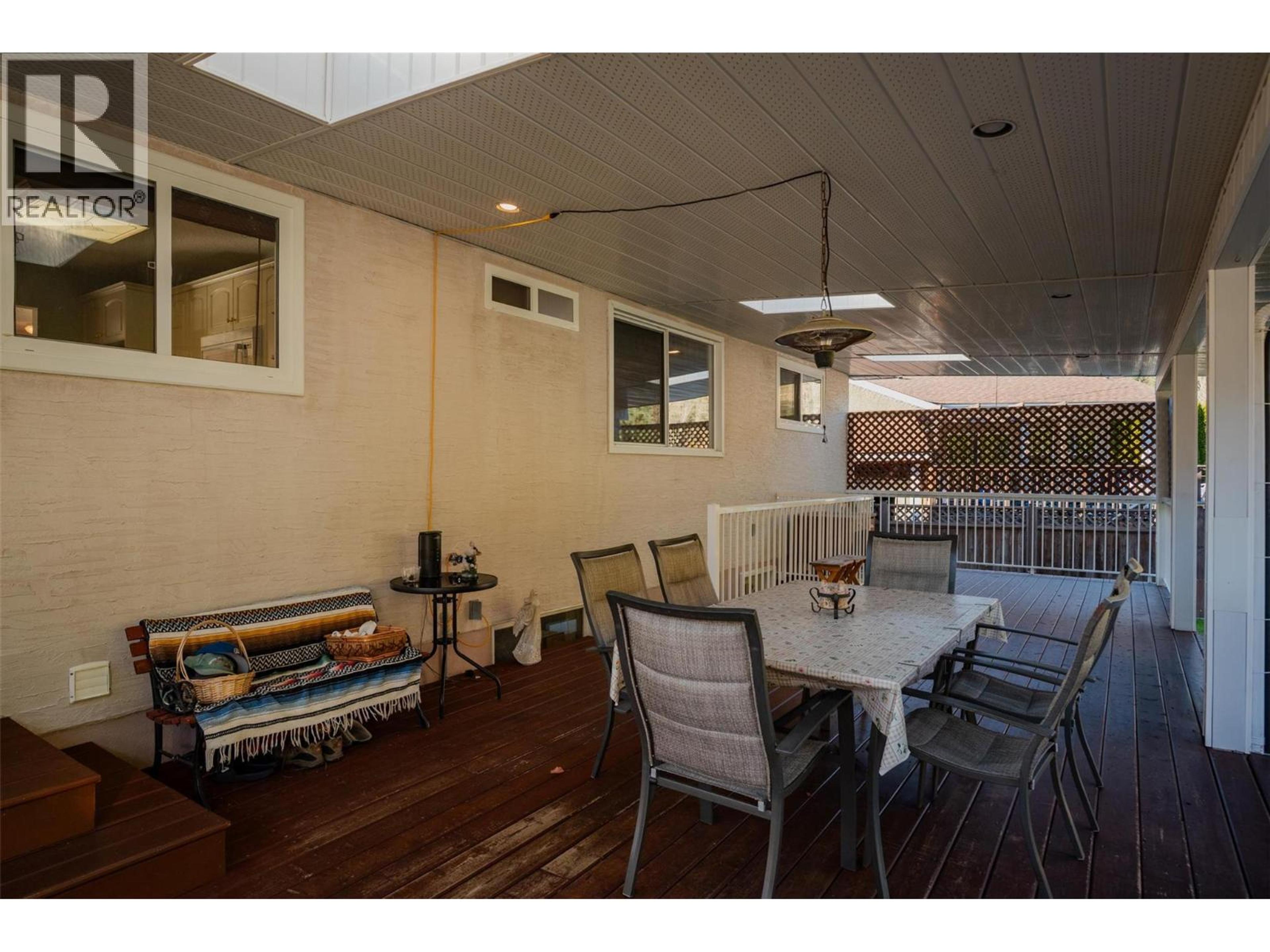 1043 REGAN CRESCENT - 33