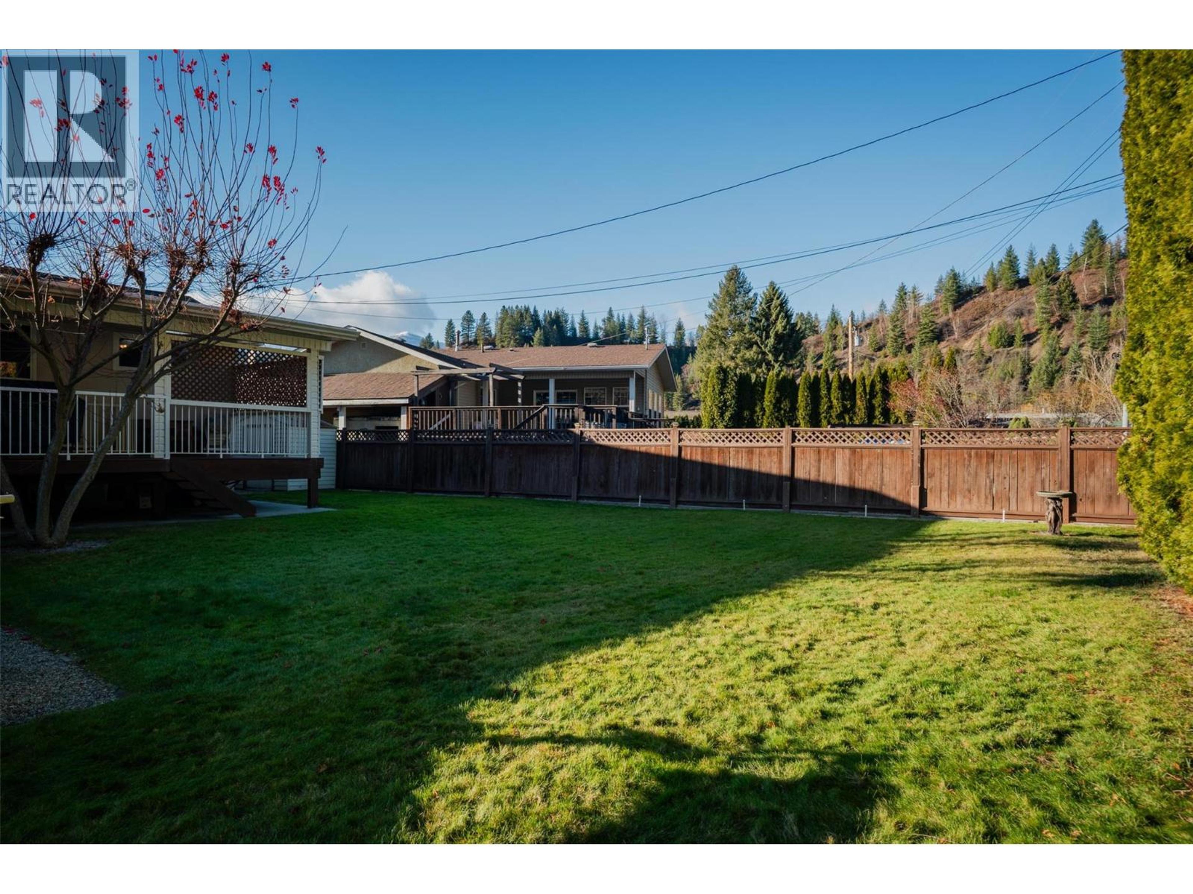 1043 REGAN CRESCENT - 41