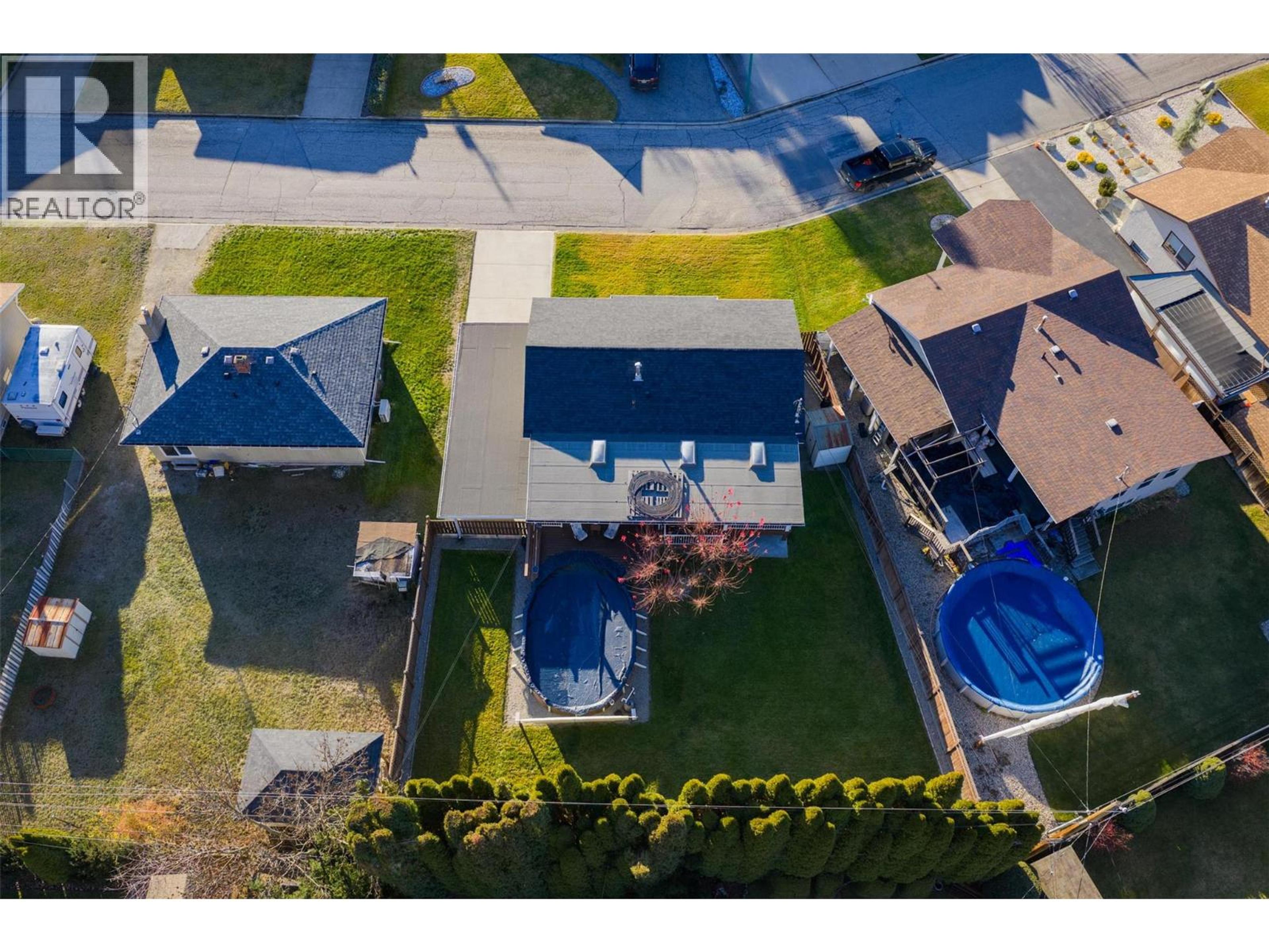 1043 REGAN CRESCENT - 44