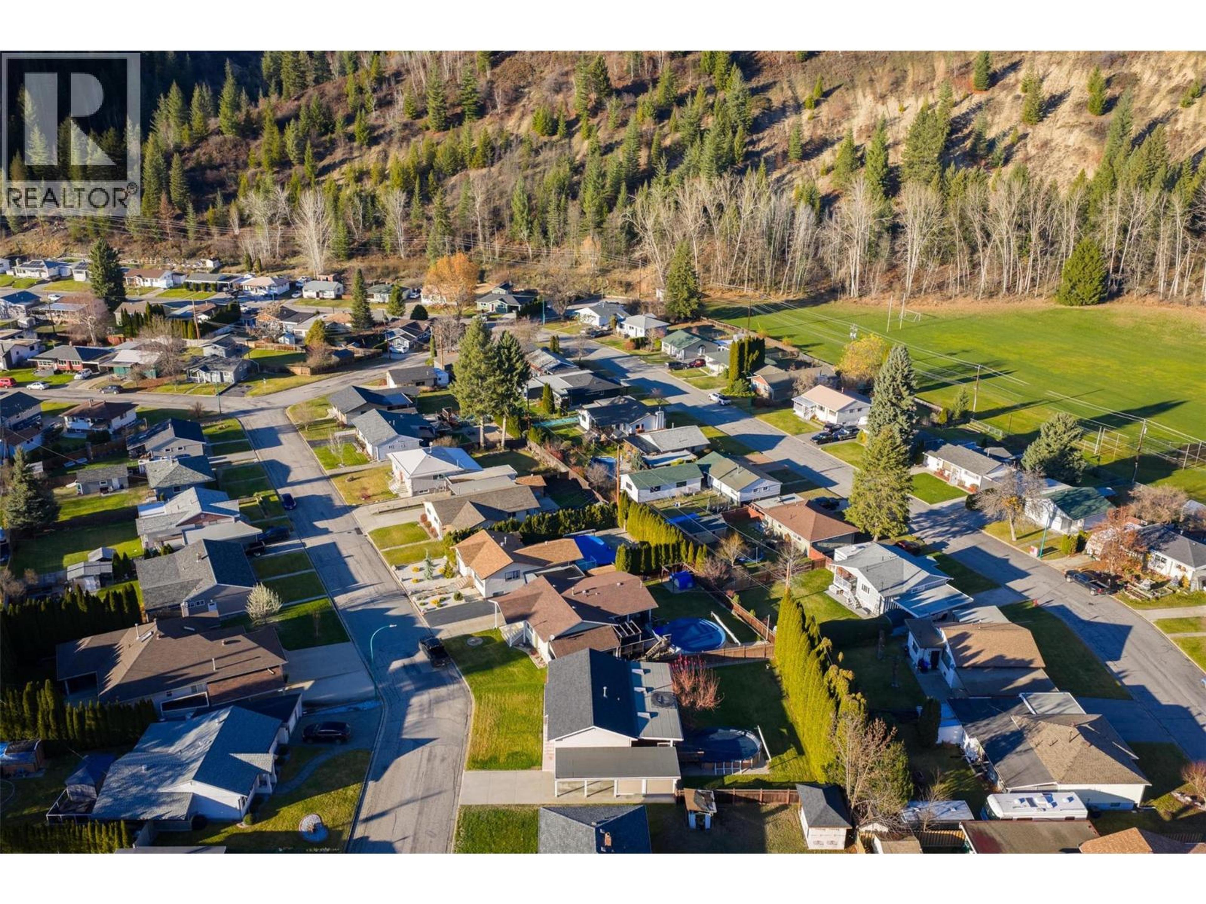 1043 REGAN CRESCENT - 49