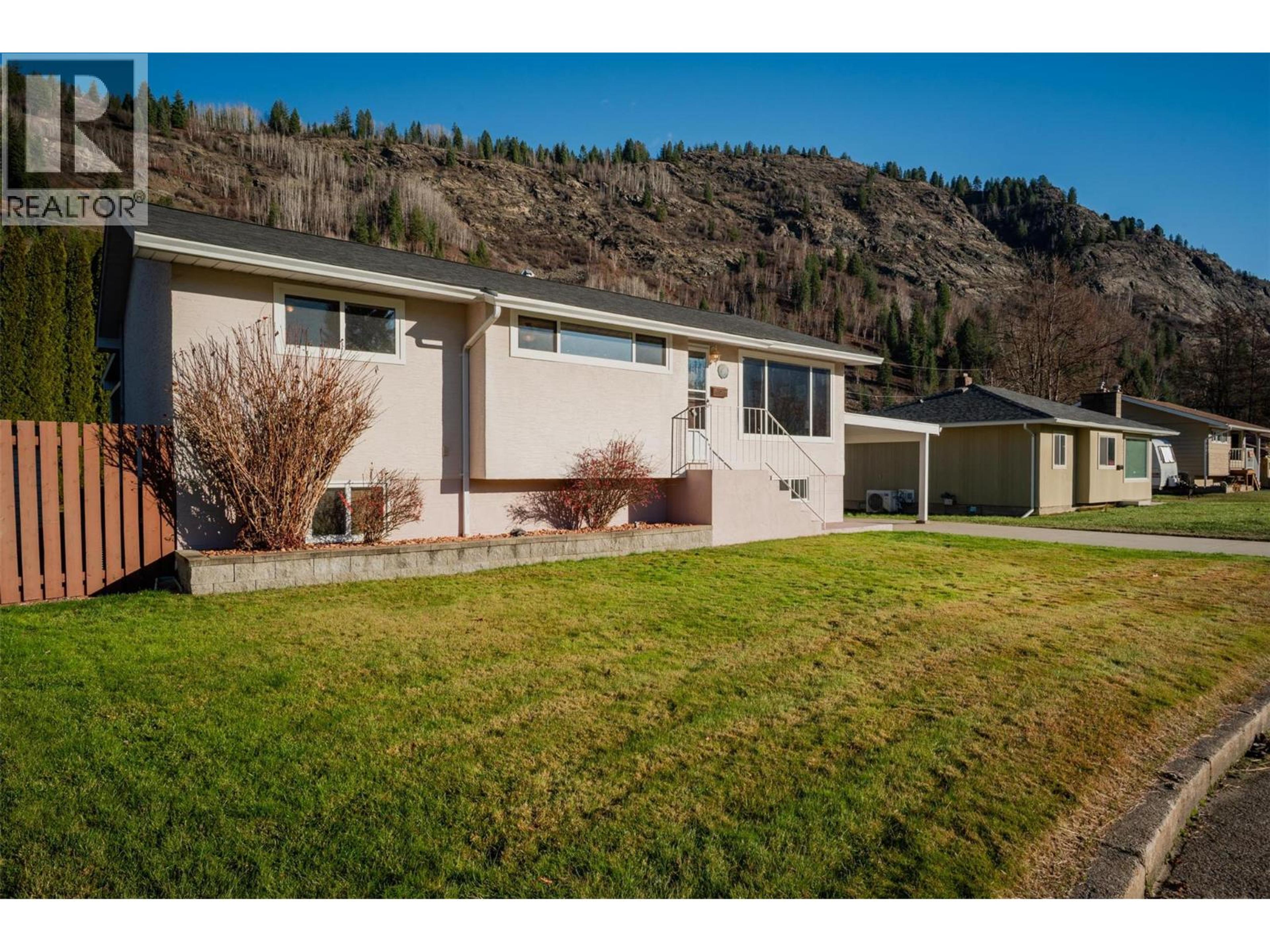 1043 REGAN CRESCENT - 51