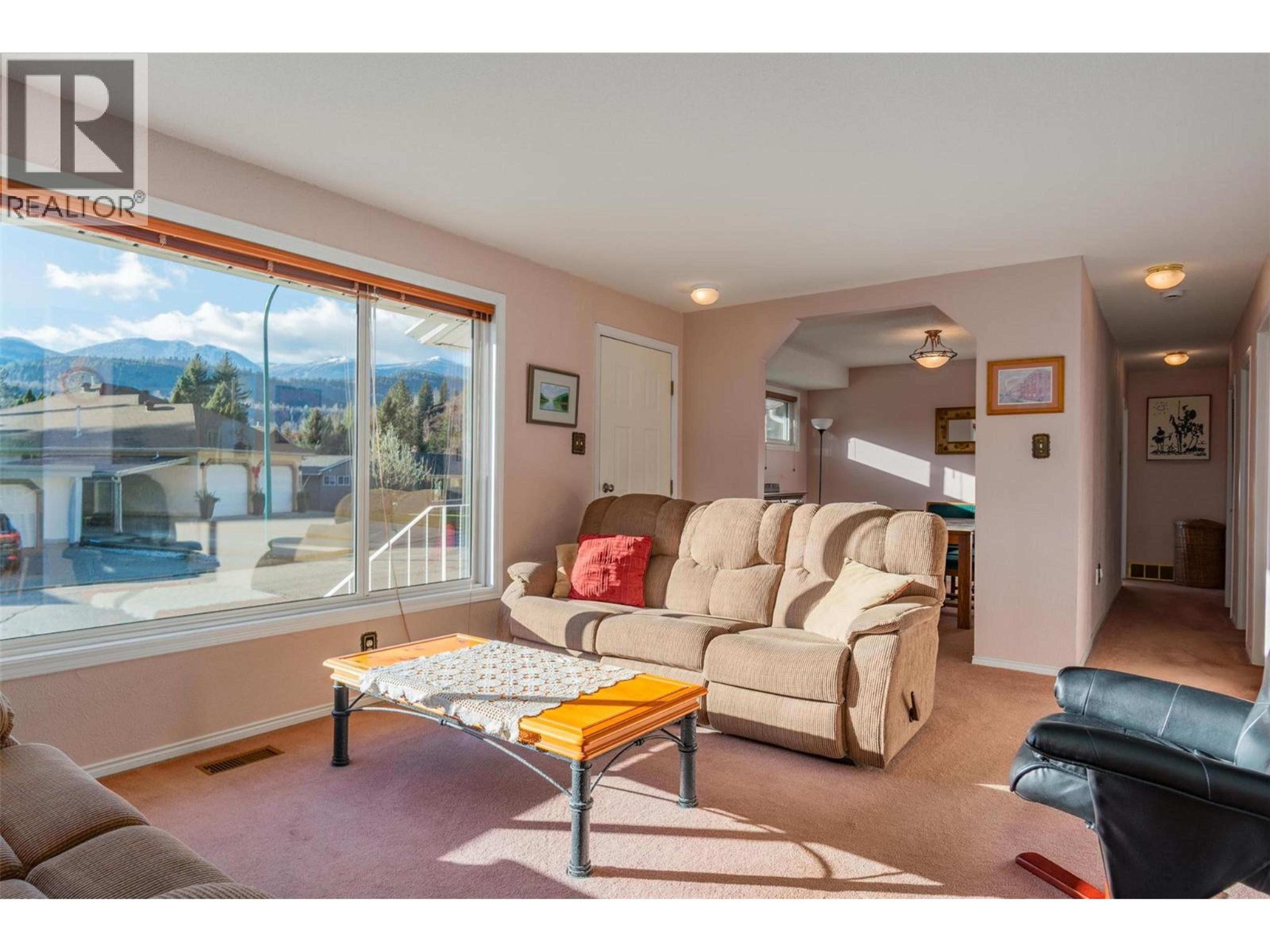 1043 REGAN CRESCENT - 9