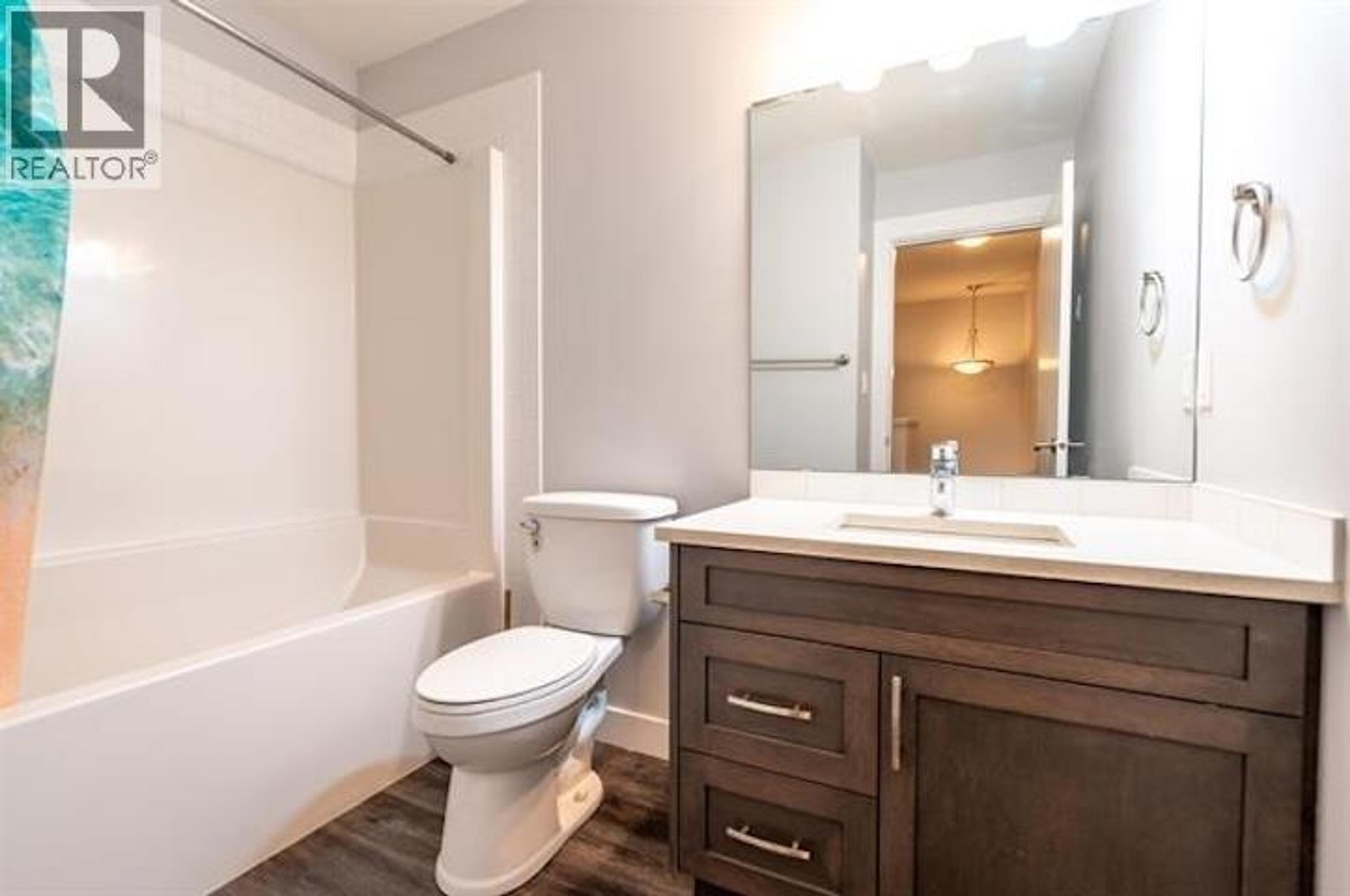 #302 6798 WESTGATE AVENUE - 15