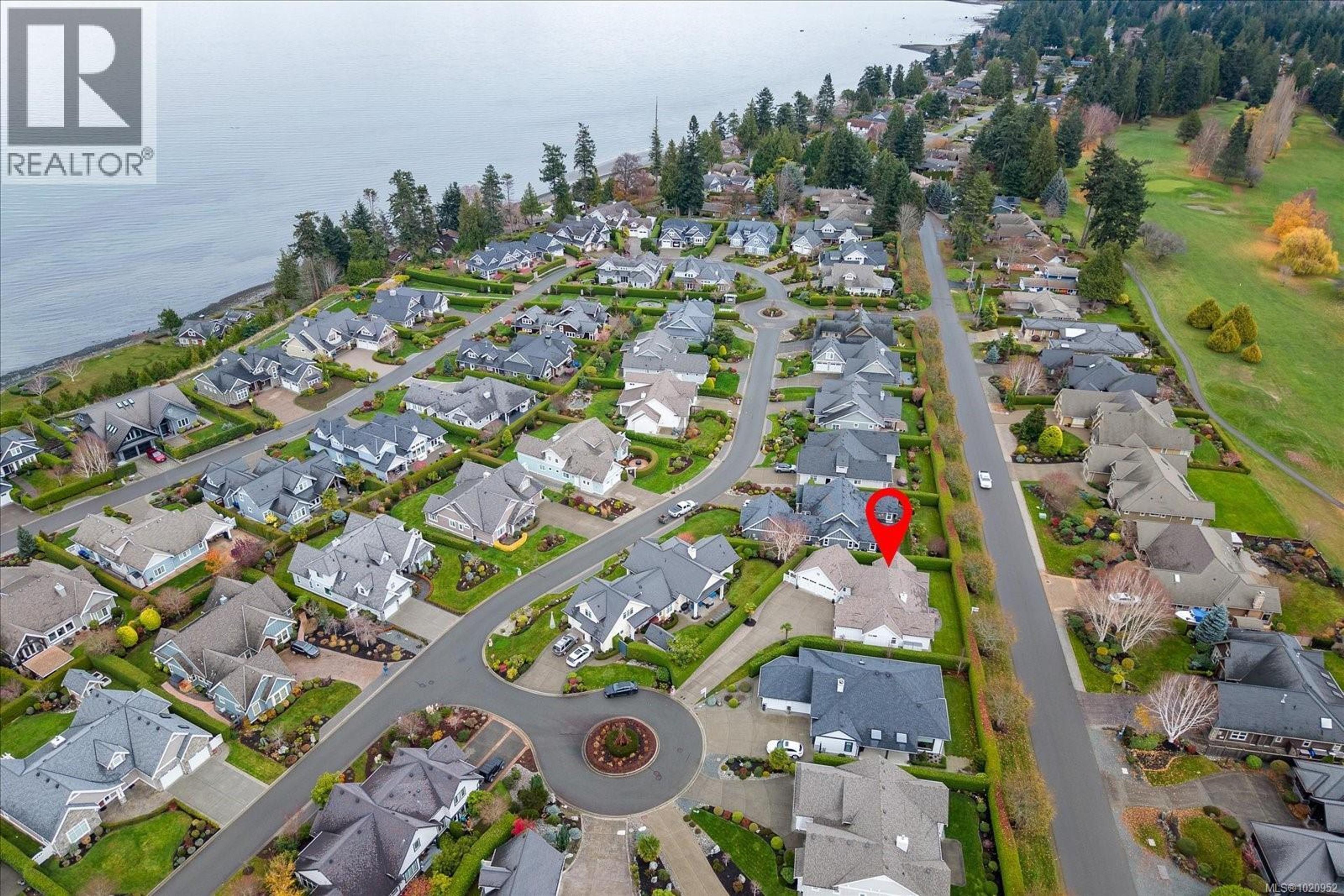 834 BLUFFS DR - Image 2