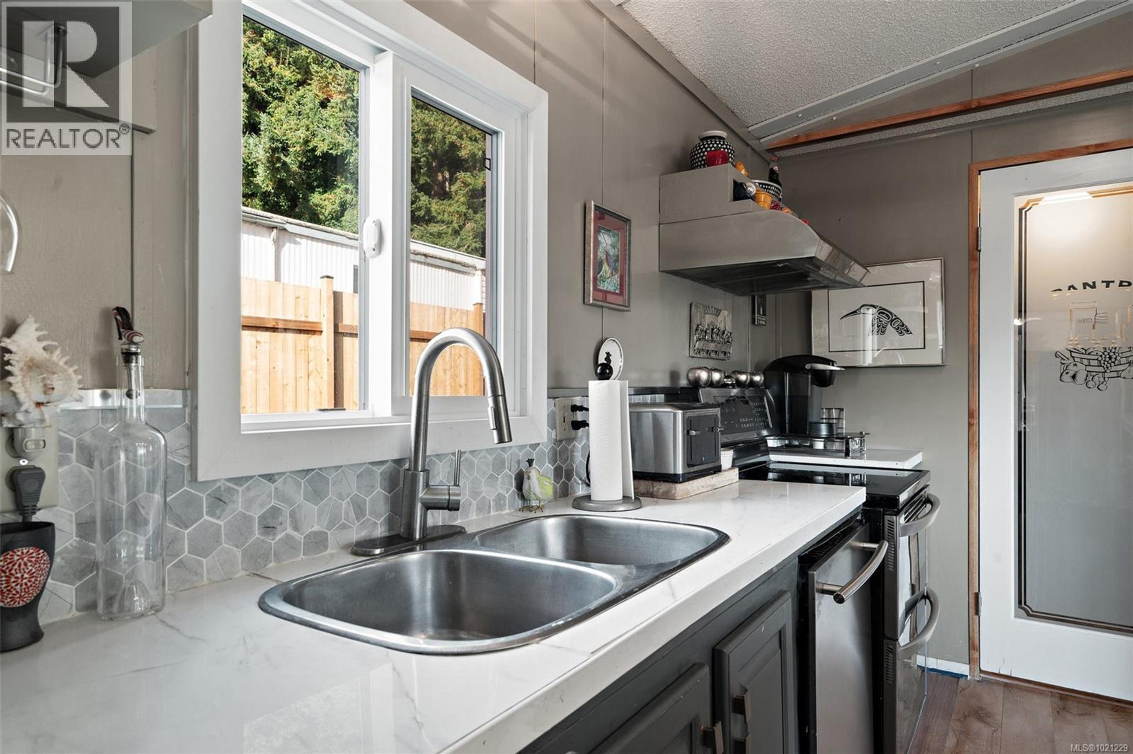 #72 10980 WESTDOWNE RD - 23