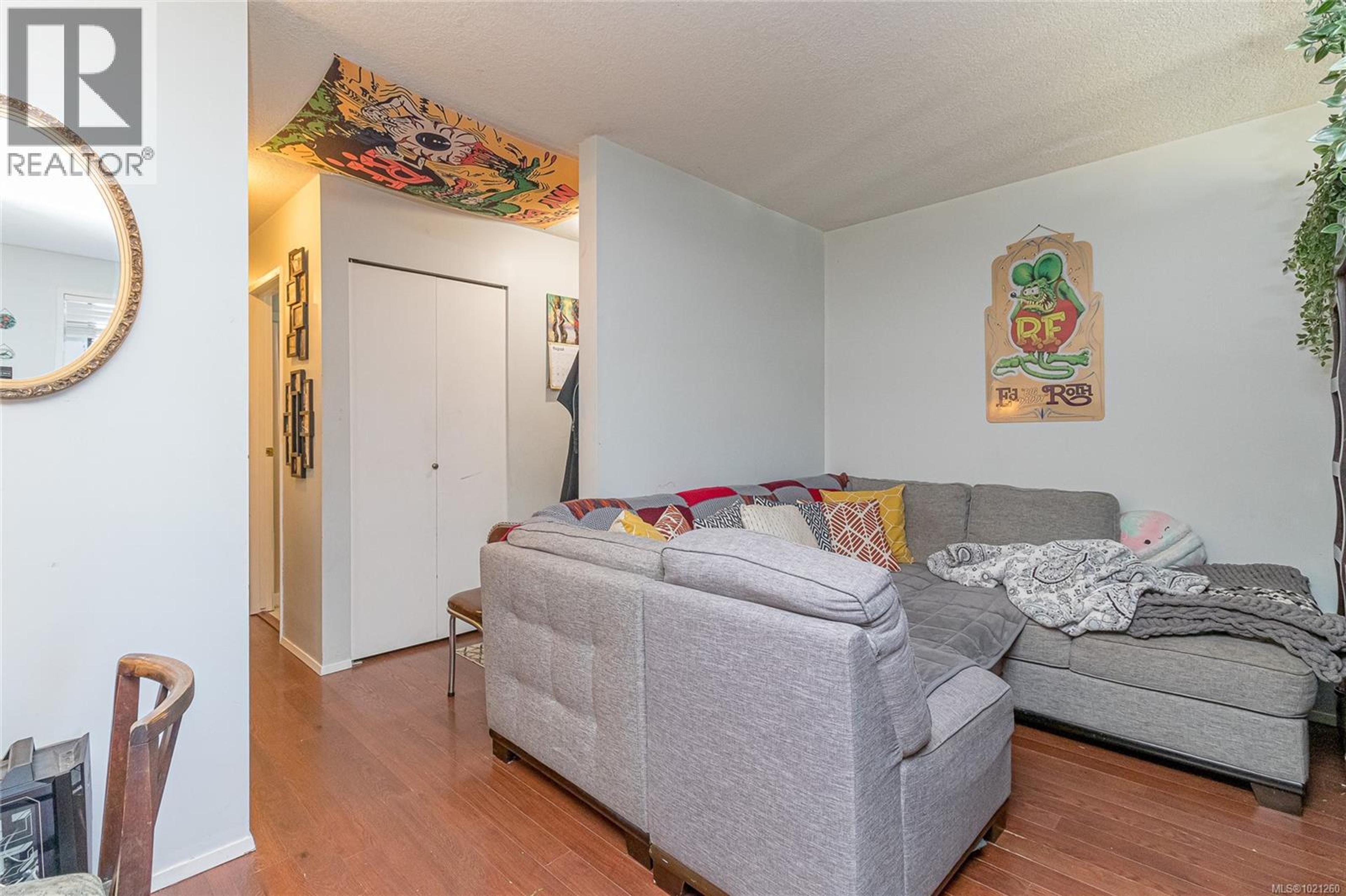 9975 VICTORIA RD - 53